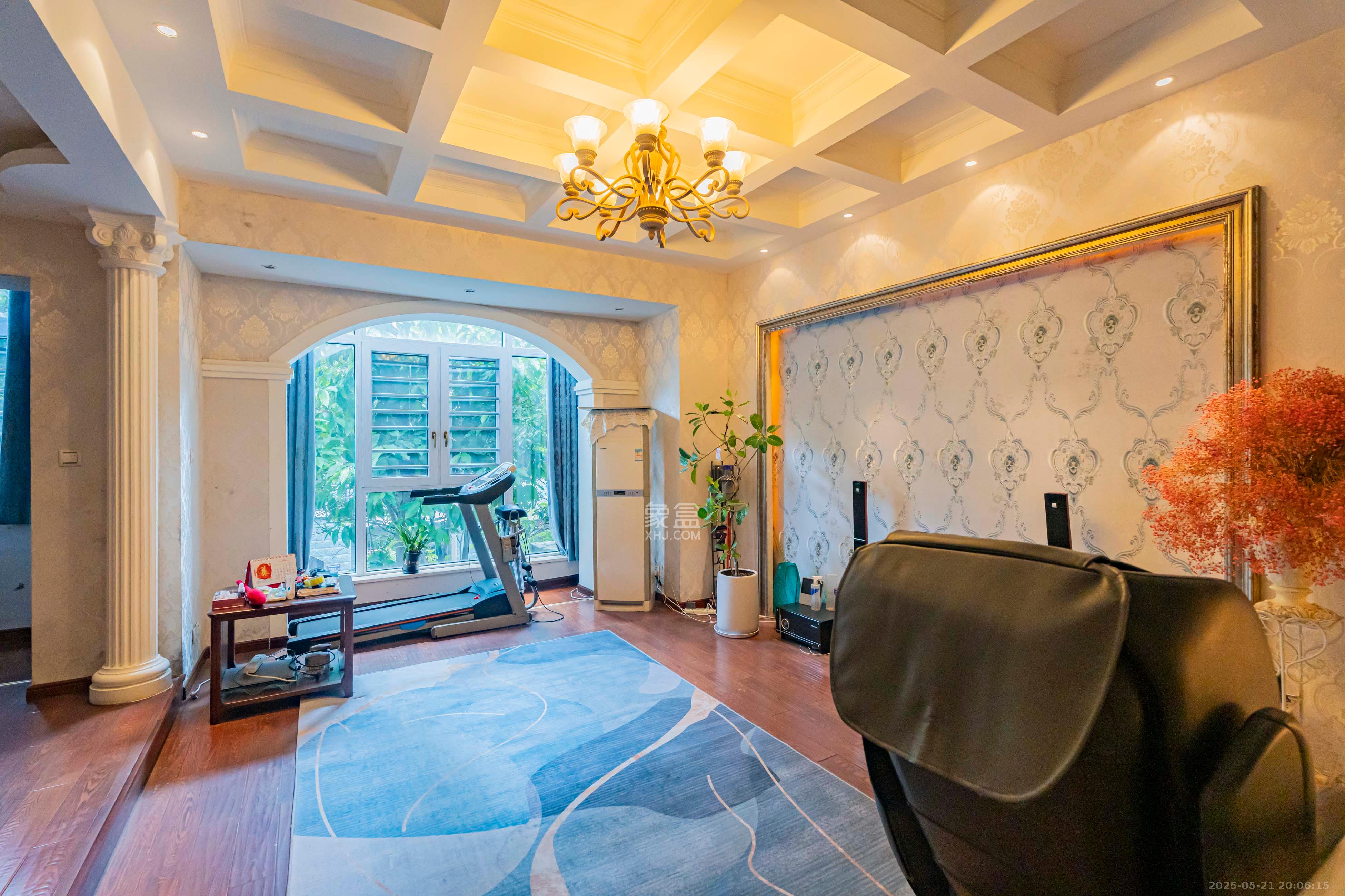 御景龙城  6室3厅4卫    238.0万 御景龙城  6室3厅4卫    238.0万卧室