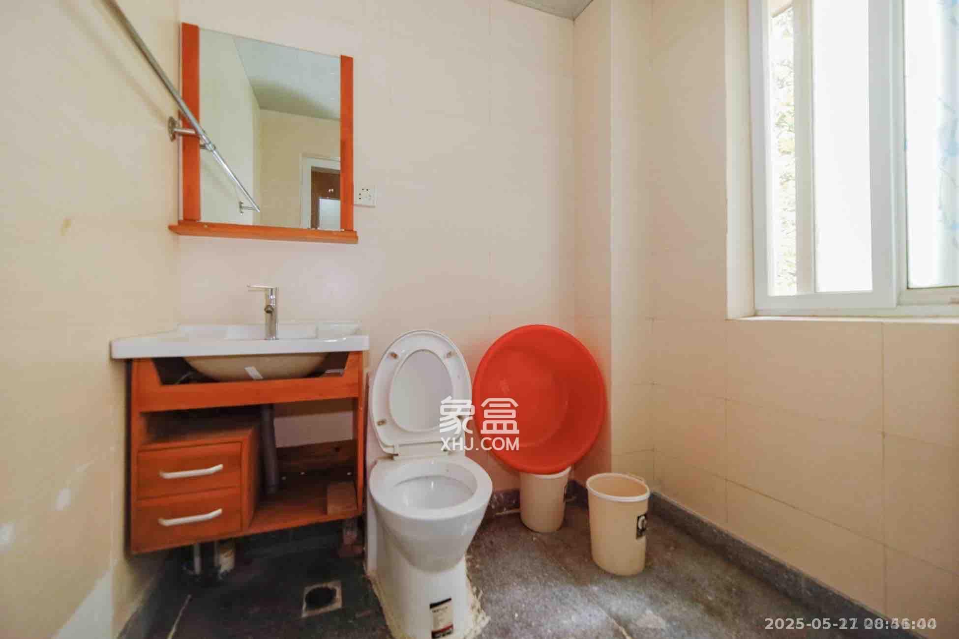 鑫天山水洲城  3室2厅2卫   2600.00元/月室内图