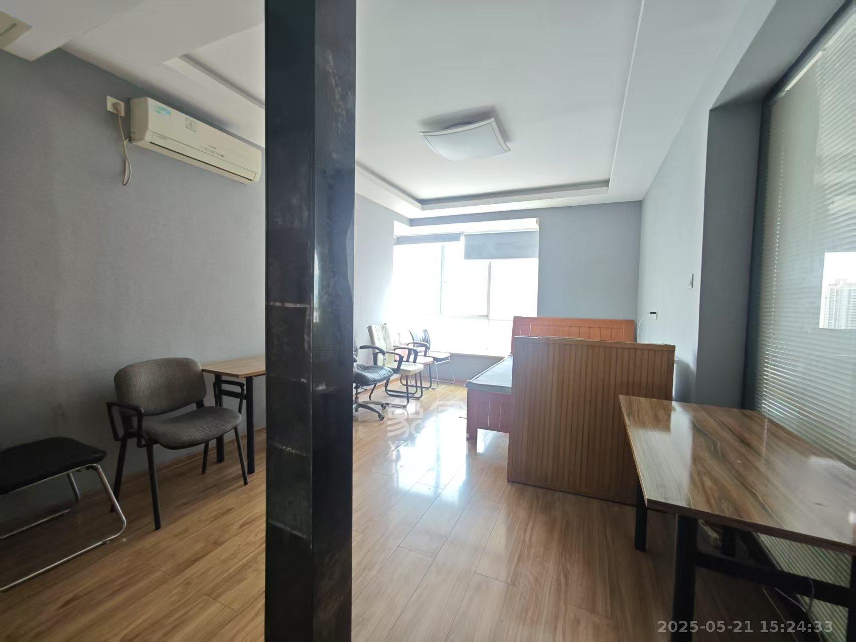 湖南财富中心  3室2厅2卫    4600.0元/月 湖南财富中心  3室2厅2卫    4600.0元/月室内图