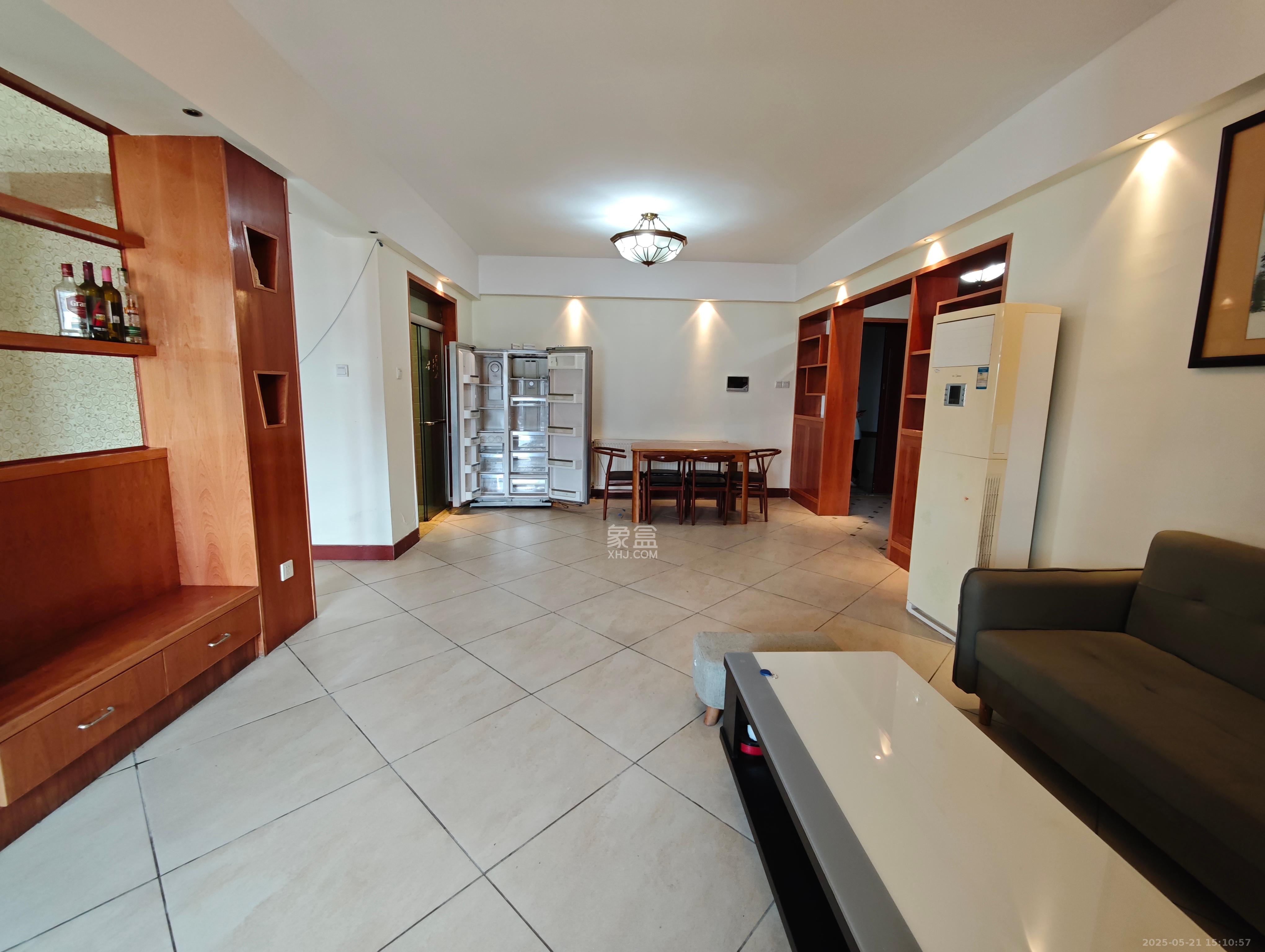 滨江君悦香邸 3室2厅2卫 3000.0元/月 滨江君悦香邸 3室2厅2卫 3000.0元/月室内图