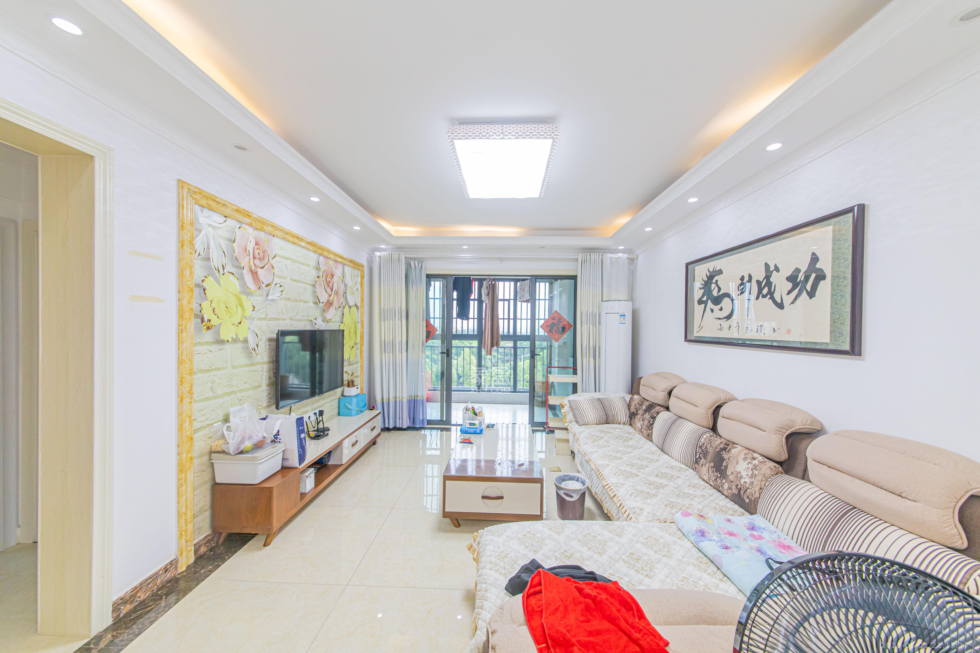 九峰远见 2室2厅1卫 90.0万 九峰远见 2室2厅1卫 90.0万客厅