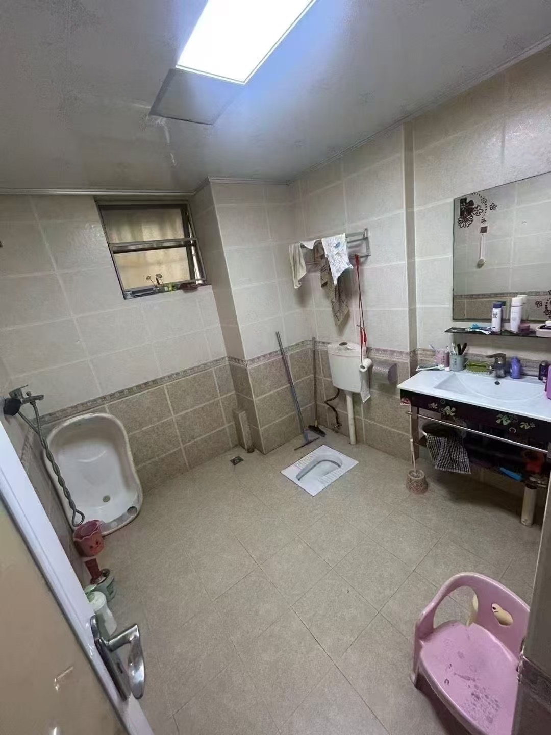 和谐家园(锦和广场) 3室2厅2卫 168.0万 和谐家园(锦和广场) 3室2厅2卫 168.0万客厅