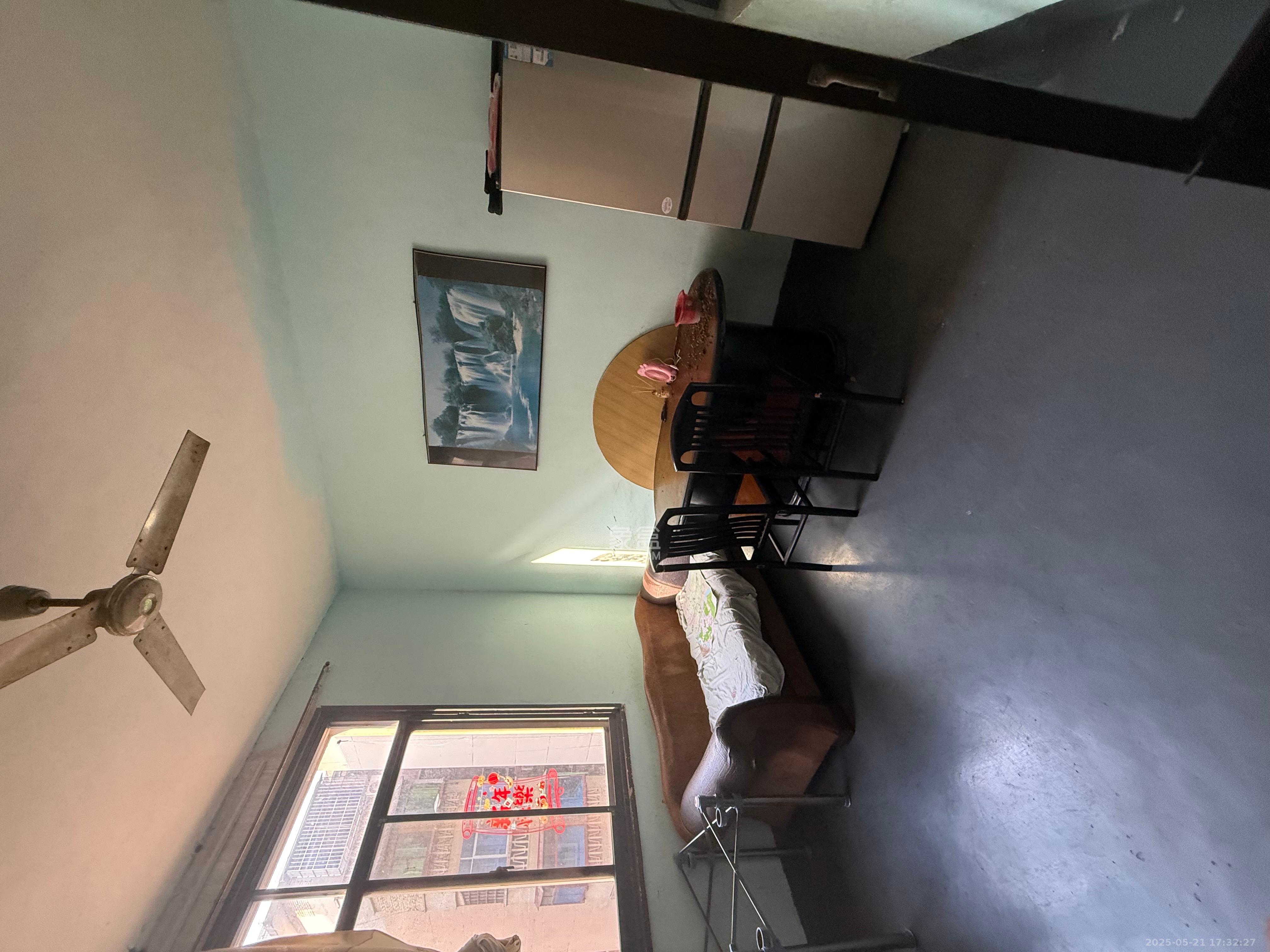 长沙市工商行政管理局郊区分局宿舍 1室0厅0卫 1500.0元/月 长沙市工商行政管理局郊区分局宿舍 1室0厅0卫 1500.0元/月室内图