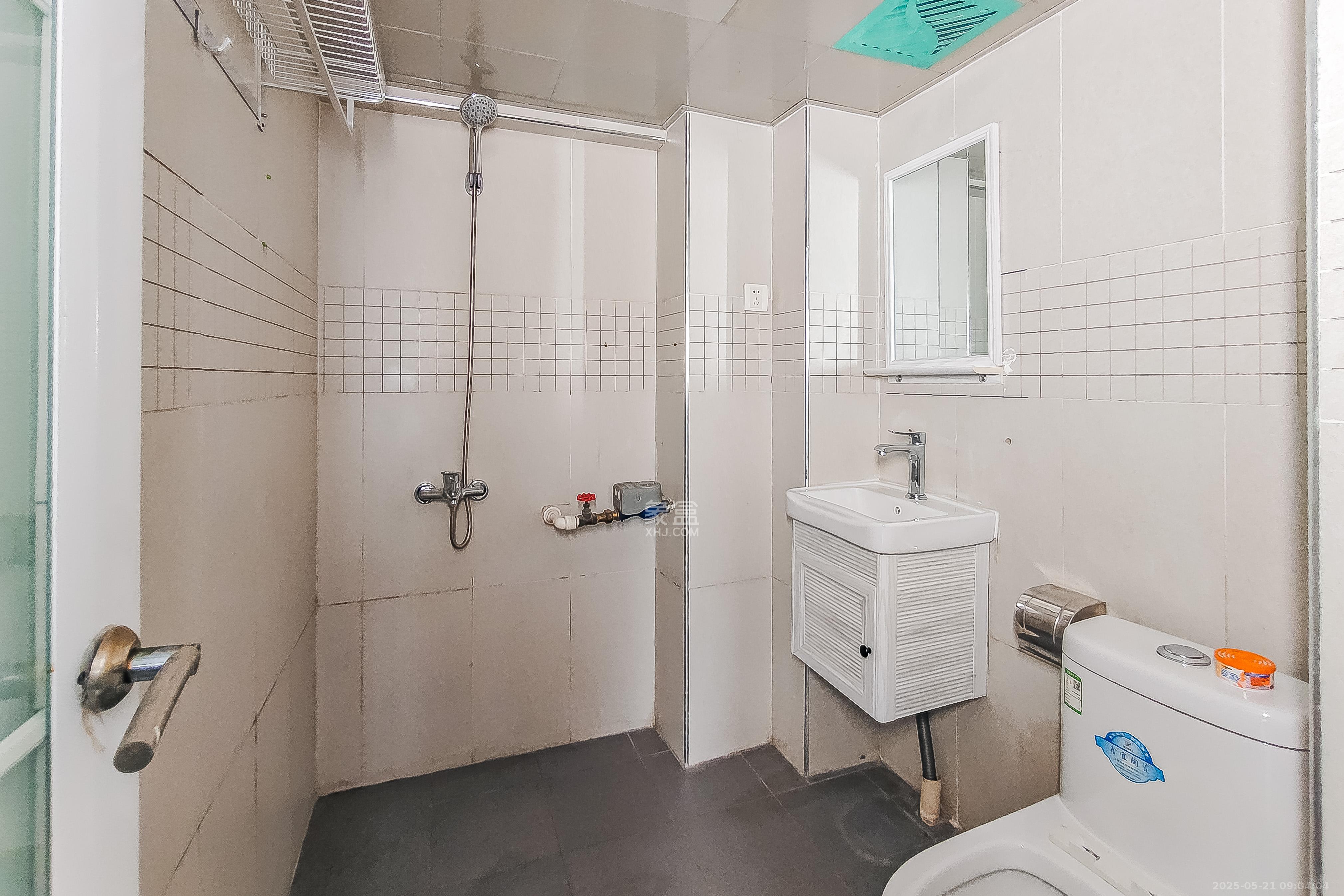 宏景名厦 2室1厅2卫 52.0万 宏景名厦 2室1厅2卫 52.0万卫生间