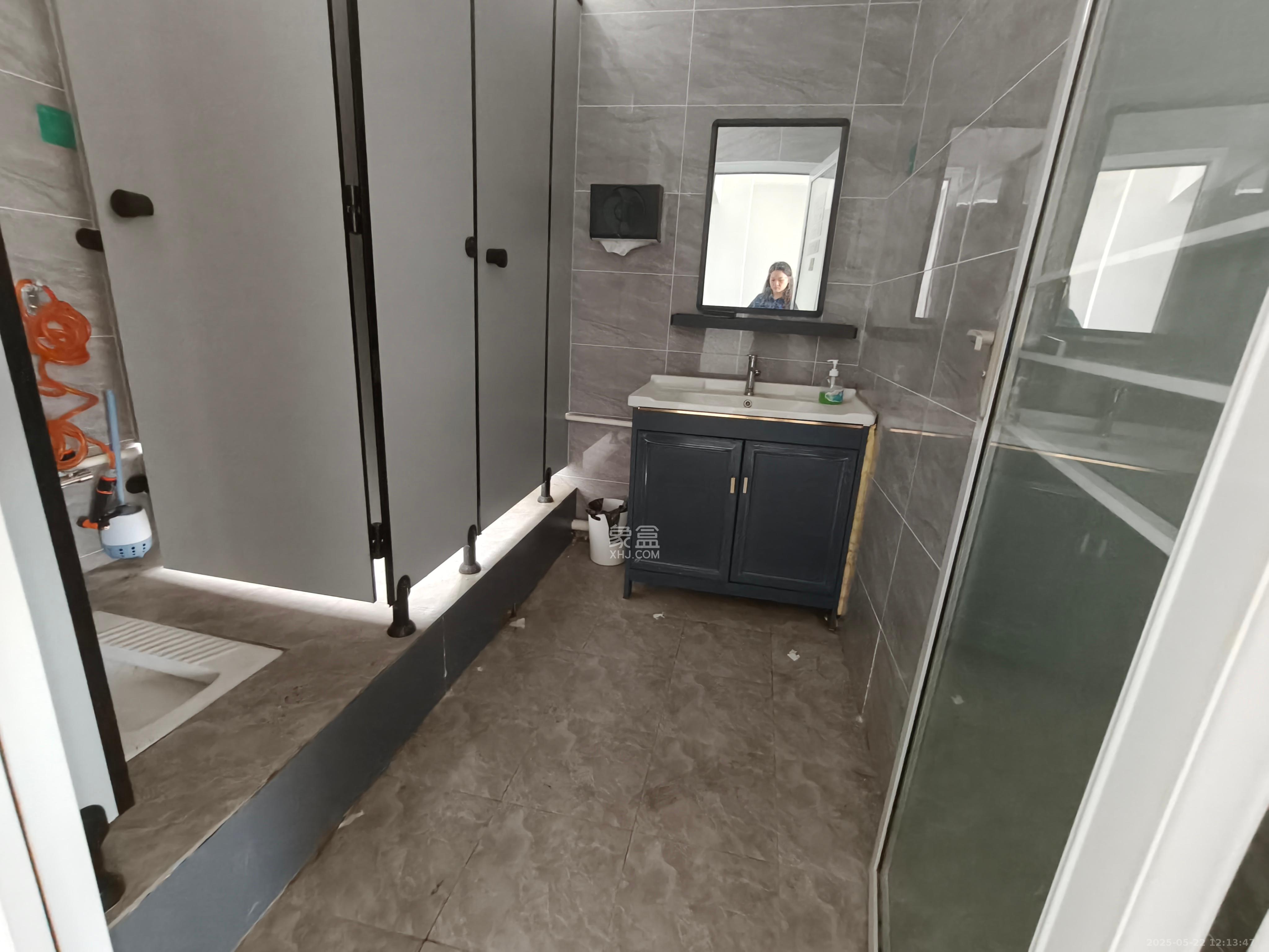 星城福邸(雄天朗郡)  4室2厅2卫    2000.0元/月 星城福邸(雄天朗郡)  4室2厅2卫    2000.0元/月室内图