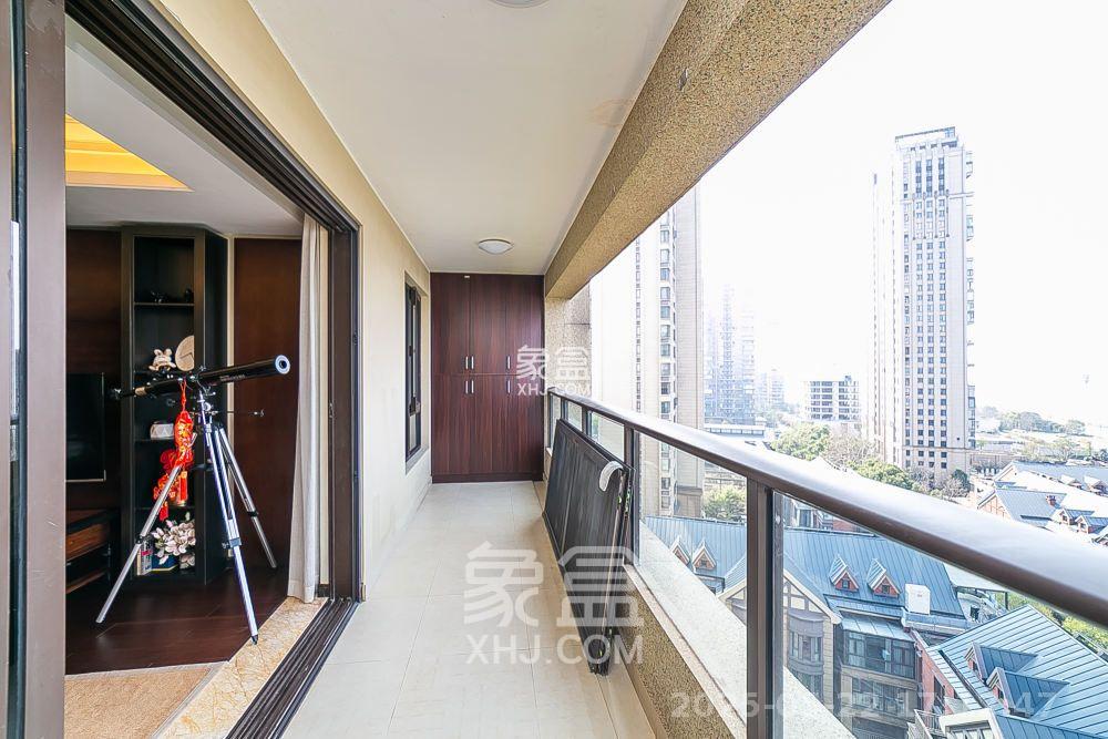 万科紫台  3室2厅1卫   5800.00元/月室内图