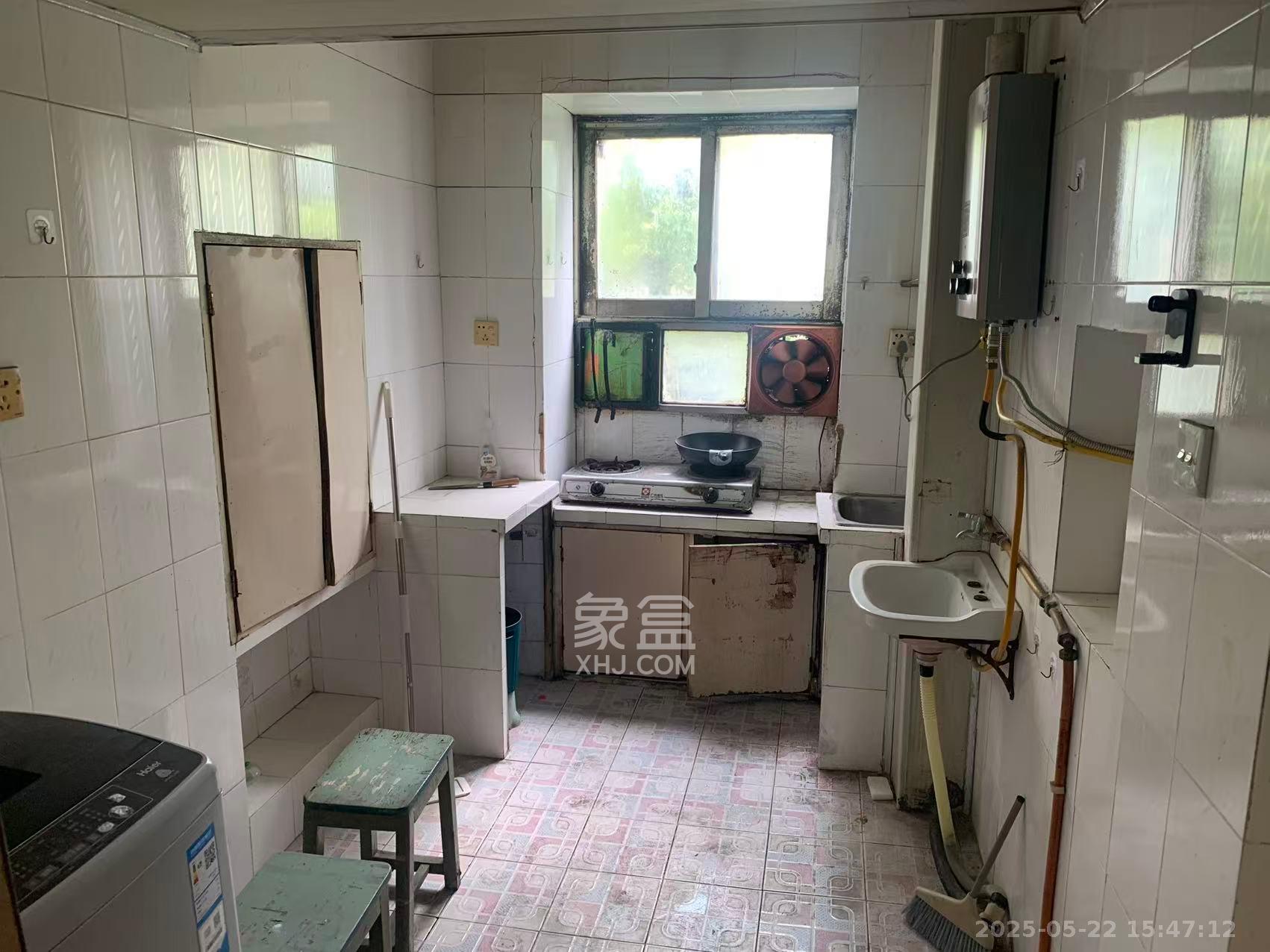 望岳村 2室1厅1卫 1200.0元/月 望岳村 2室1厅1卫 1200.0元/月室内图