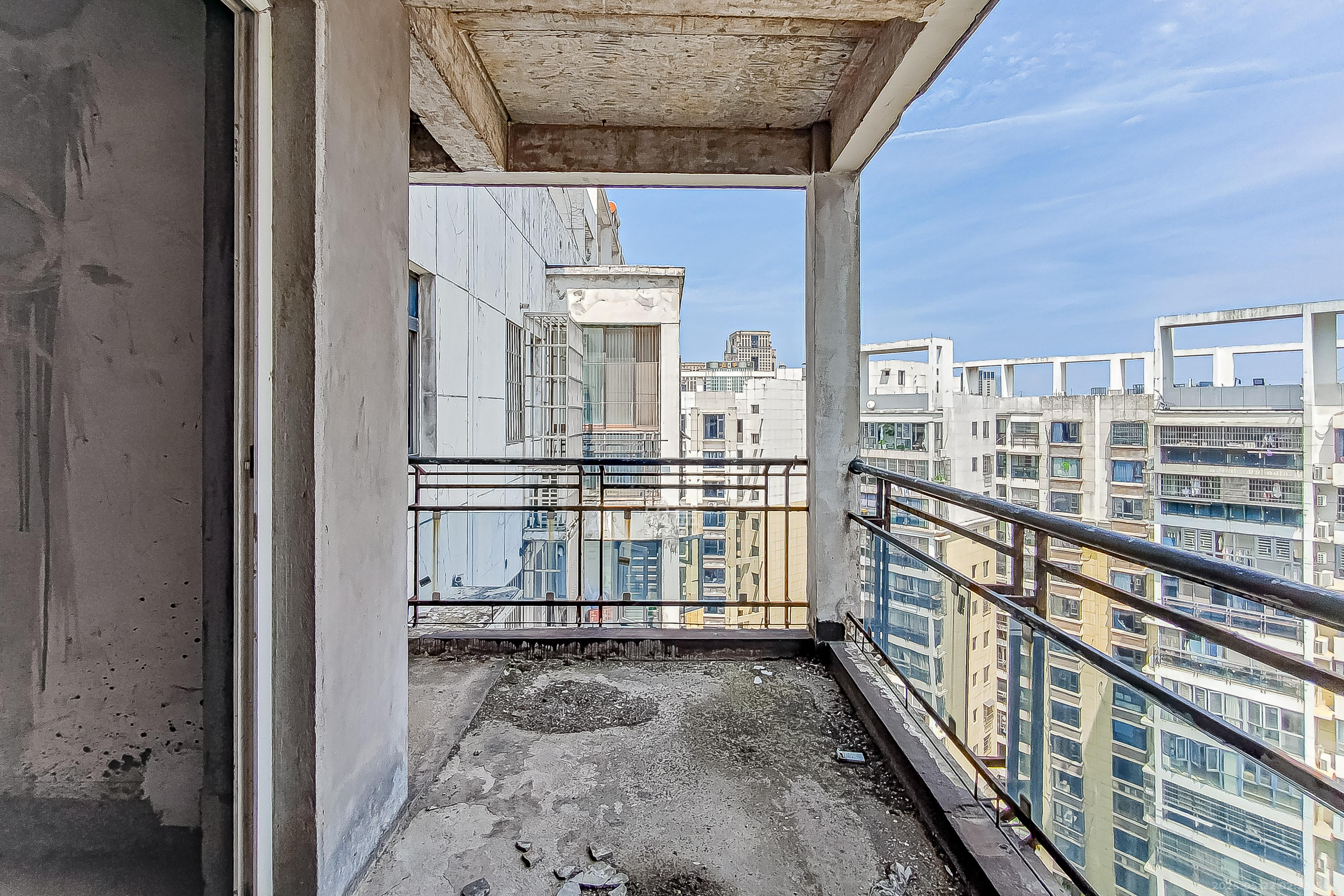 三重星都心  4室2厅2卫    165.0万 三重星都心  4室2厅2卫    165.0万阳台