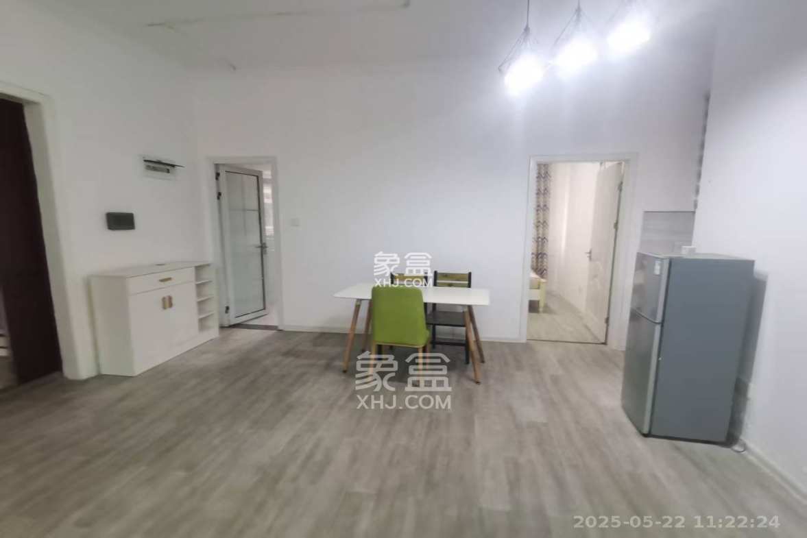 绿地海外滩一期 3室2厅2卫 2300.0元/月 绿地海外滩一期 3室2厅2卫 2300.0元/月室内图