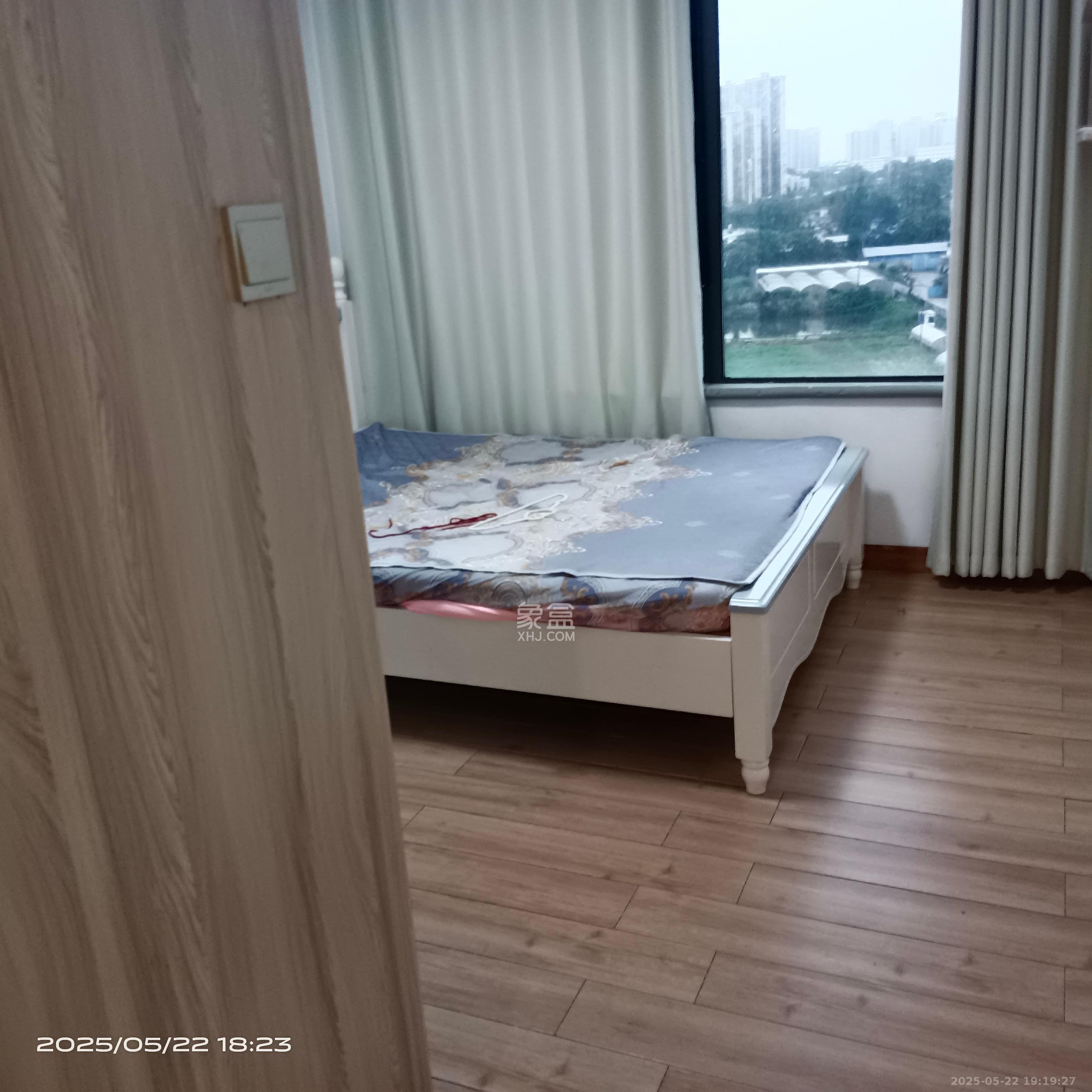东合新苑  3室1厅2卫   2600.00元/月室内图