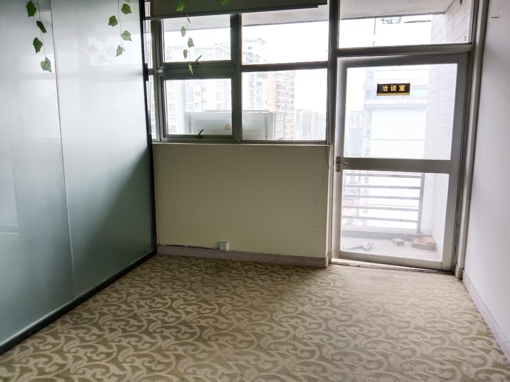 宇元国际写字楼  1室1厅1卫   1600.00元/月室内图