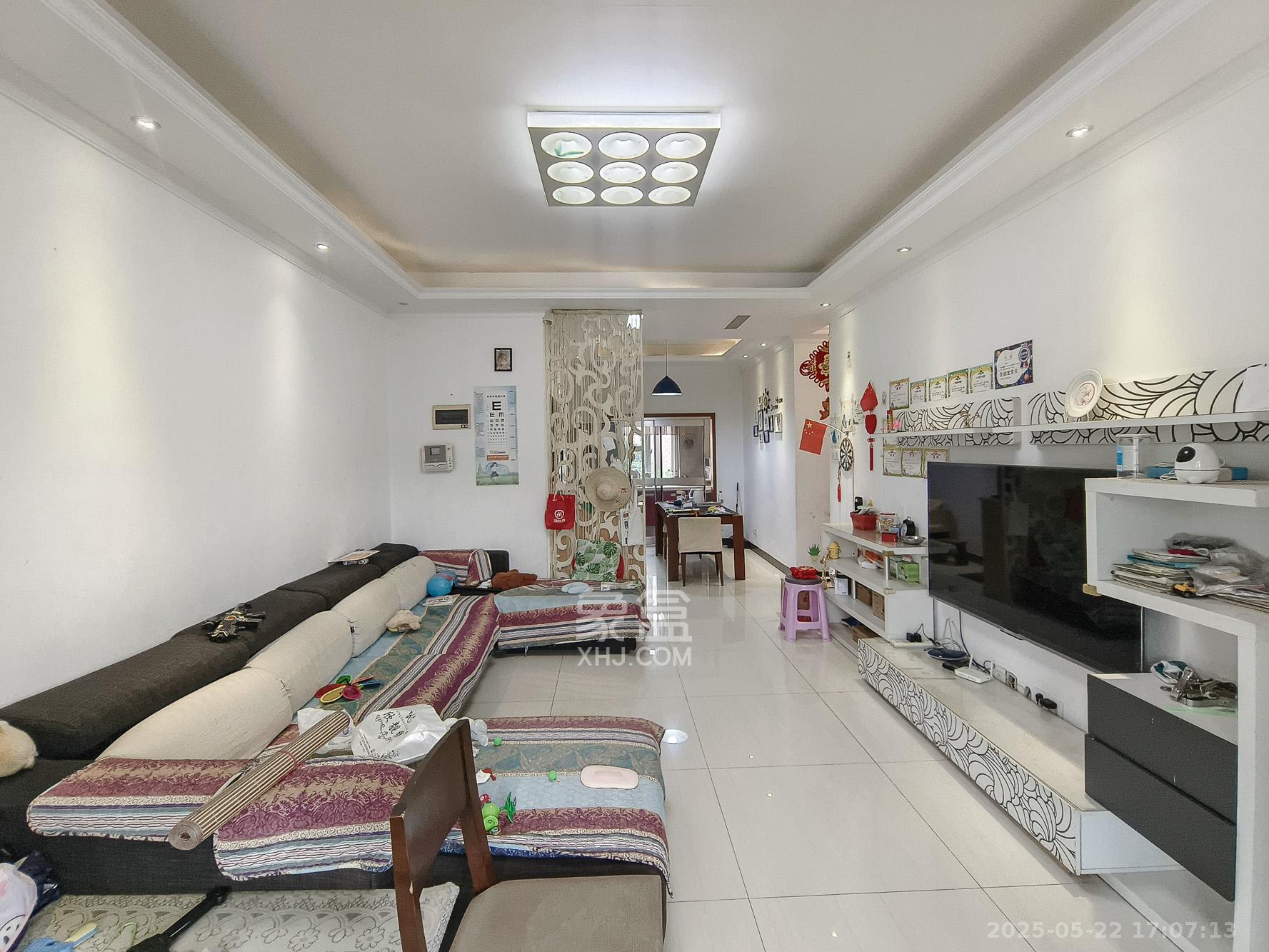 山水湾 3室2厅1卫 51.8万 山水湾 3室2厅1卫 51.8万客厅