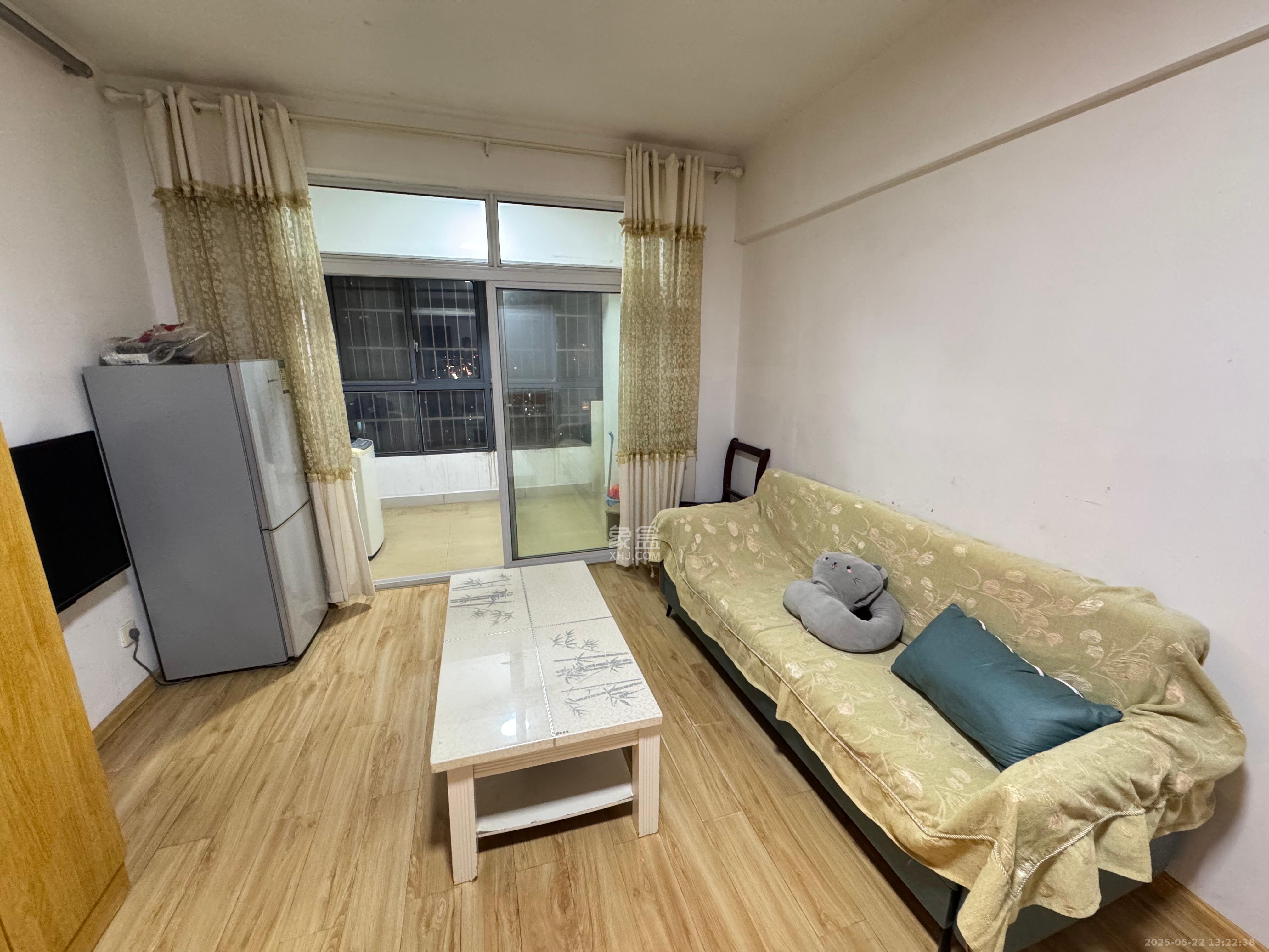 新长海广场  1室1厅1卫   1700.00元/月室内图1