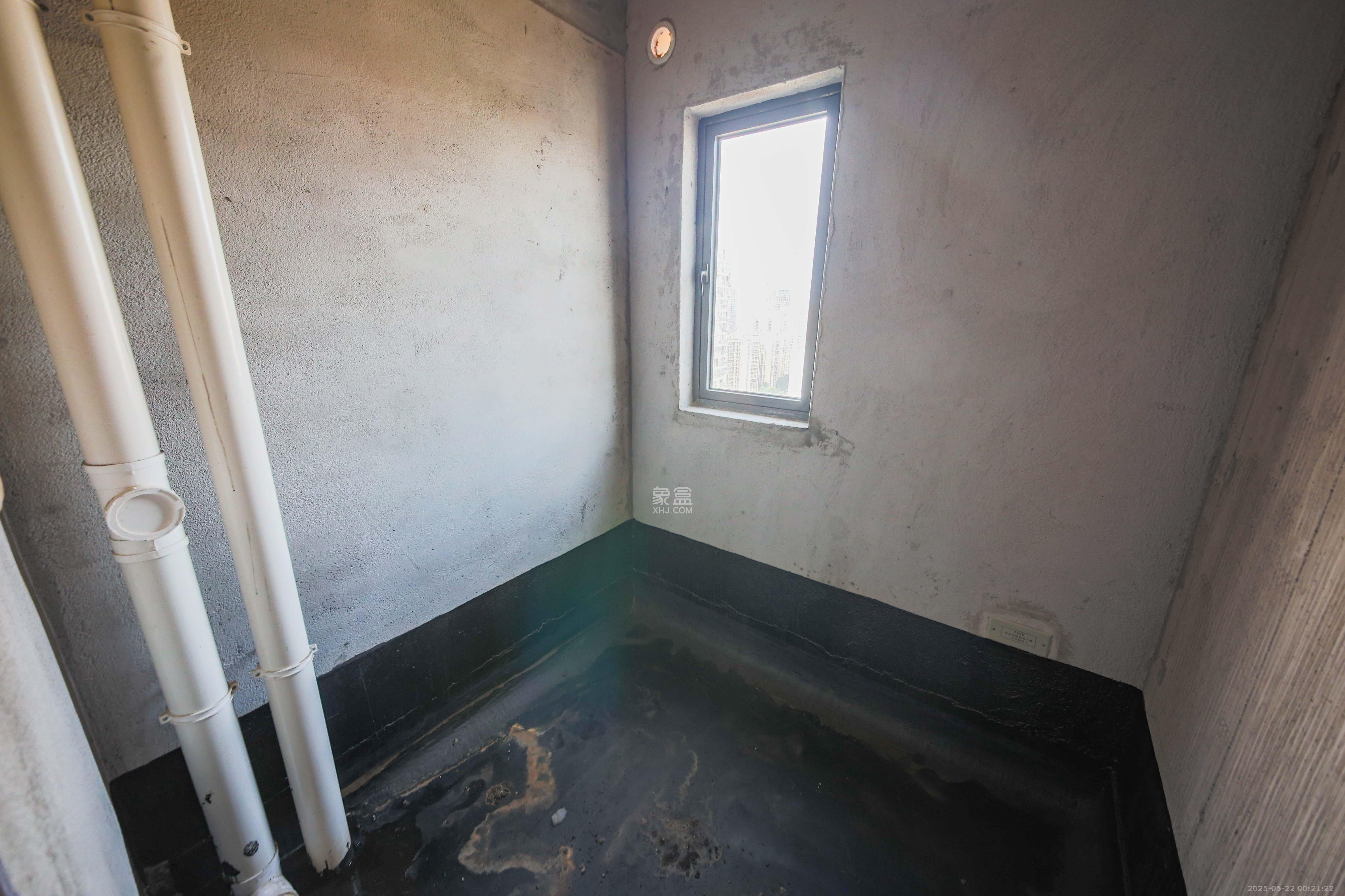 中建钰和城  4室2厅2卫   160.00万卫生间