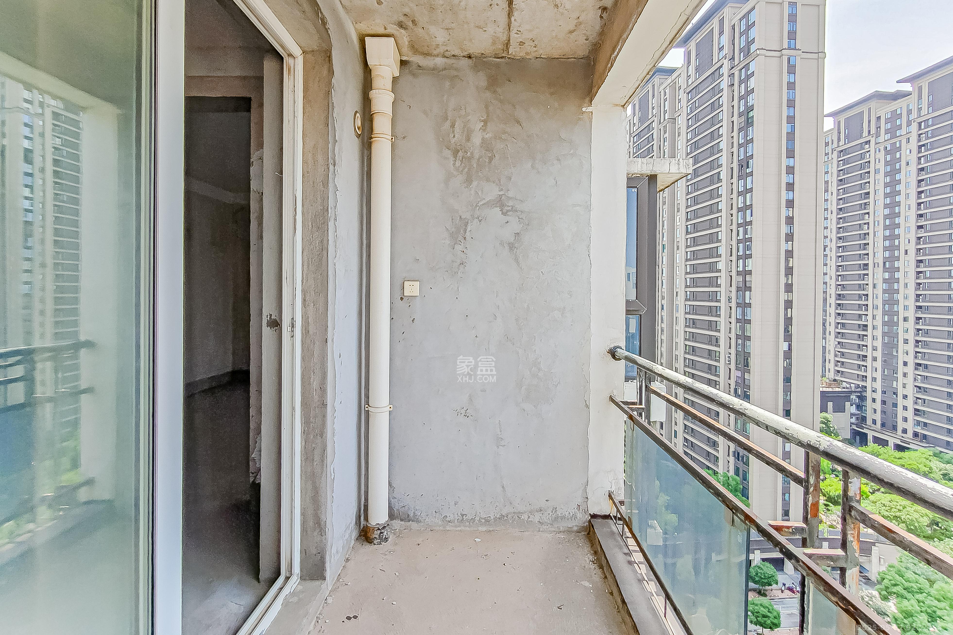 三重星都心  4室2厅2卫    165.0万 三重星都心  4室2厅2卫    165.0万阳台