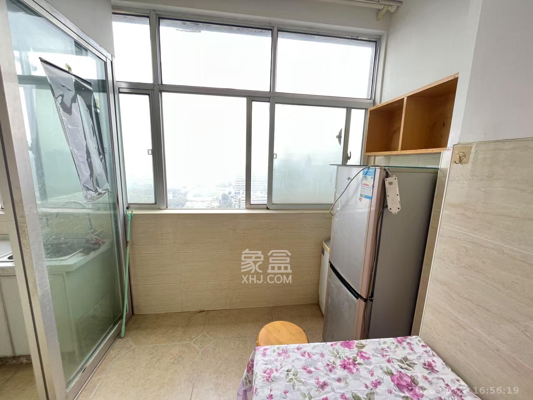 观湖公寓  1室1厅1卫   1500.00元/月室内图