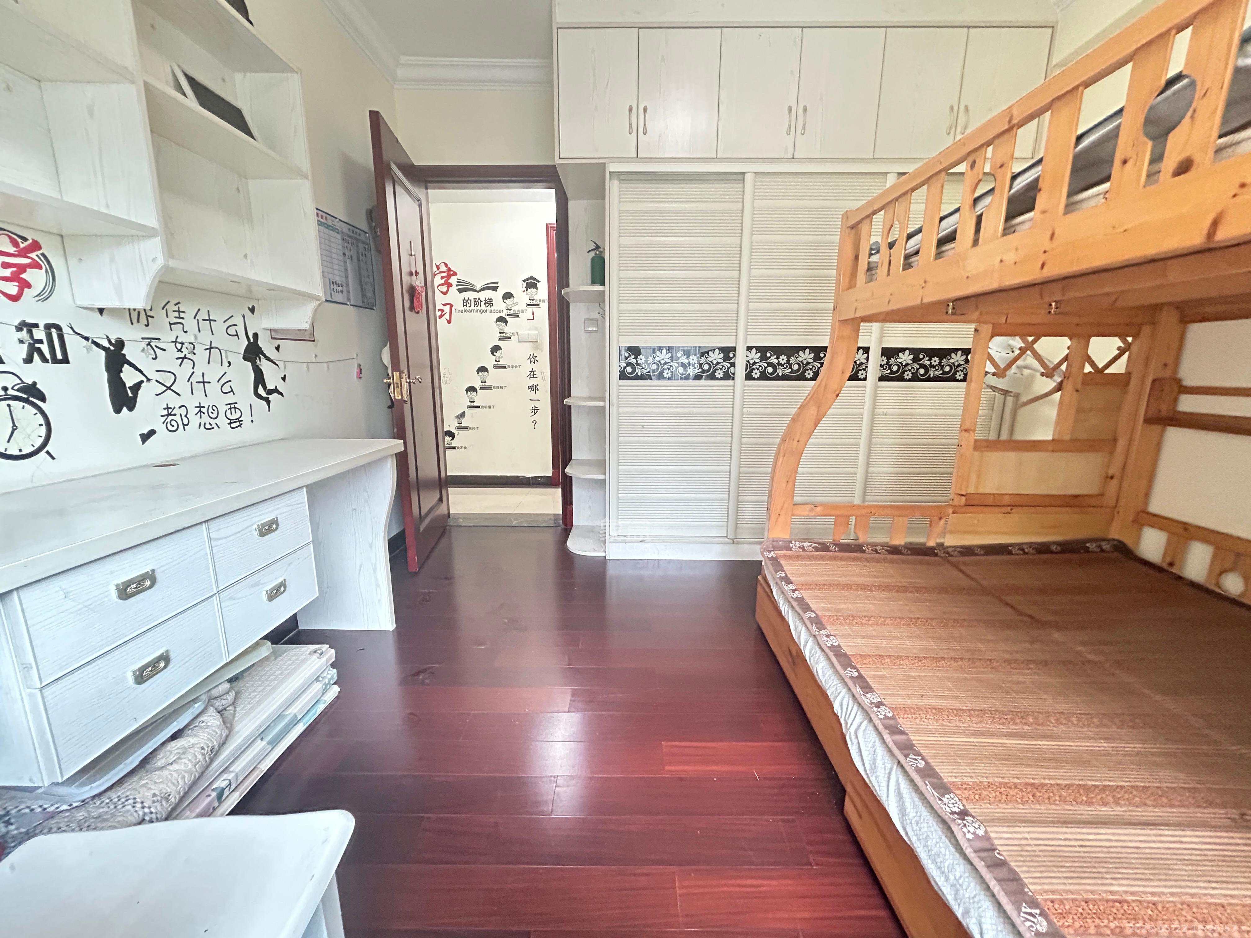 恒大翡翠华庭  4室2厅2卫    2800.0元/月 恒大翡翠华庭  4室2厅2卫    2800.0元/月室内图