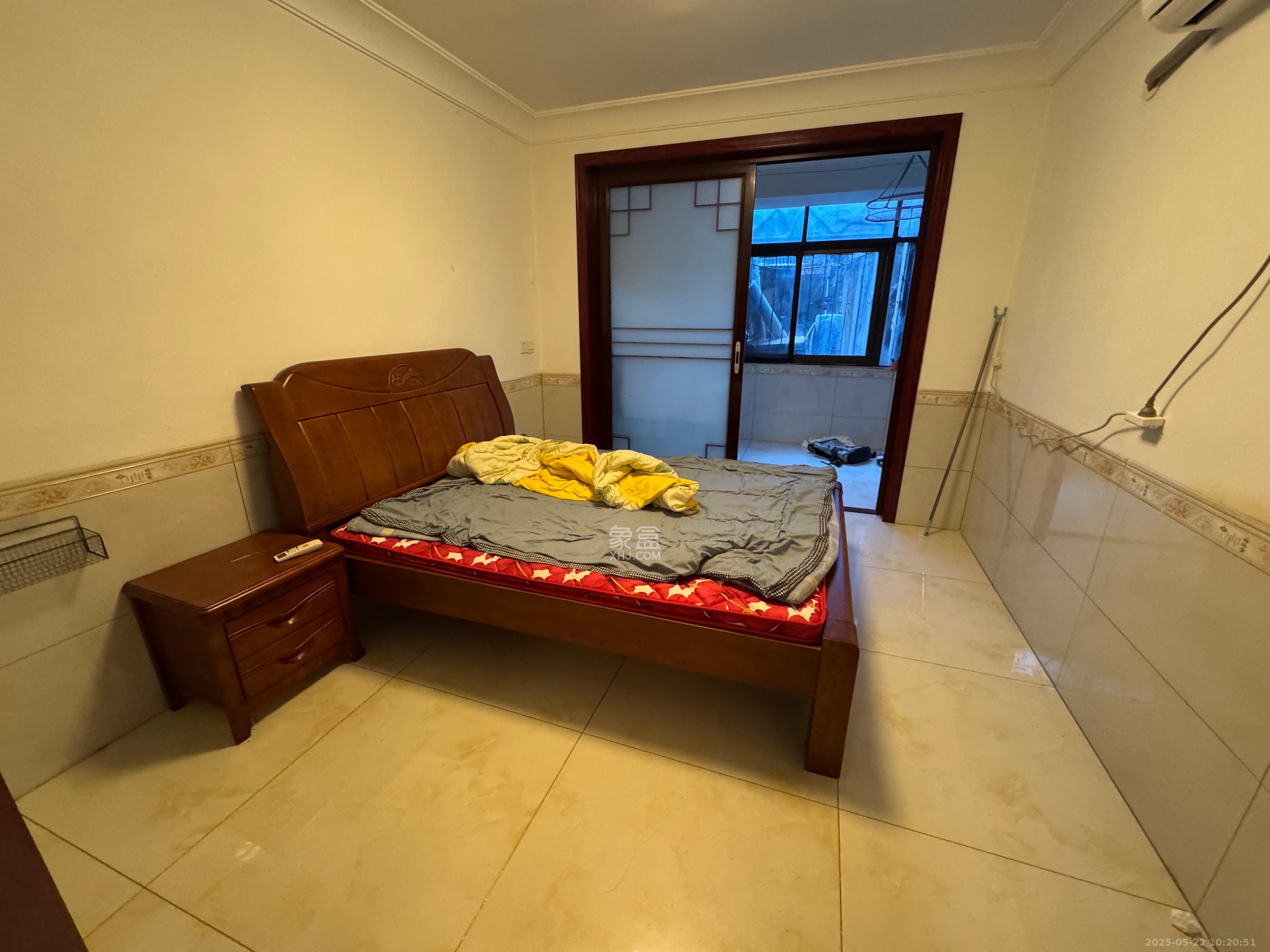 杨家山汽修厂宿舍 3室1厅1卫 2000.0元/月 杨家山汽修厂宿舍 3室1厅1卫 2000.0元/月室内图