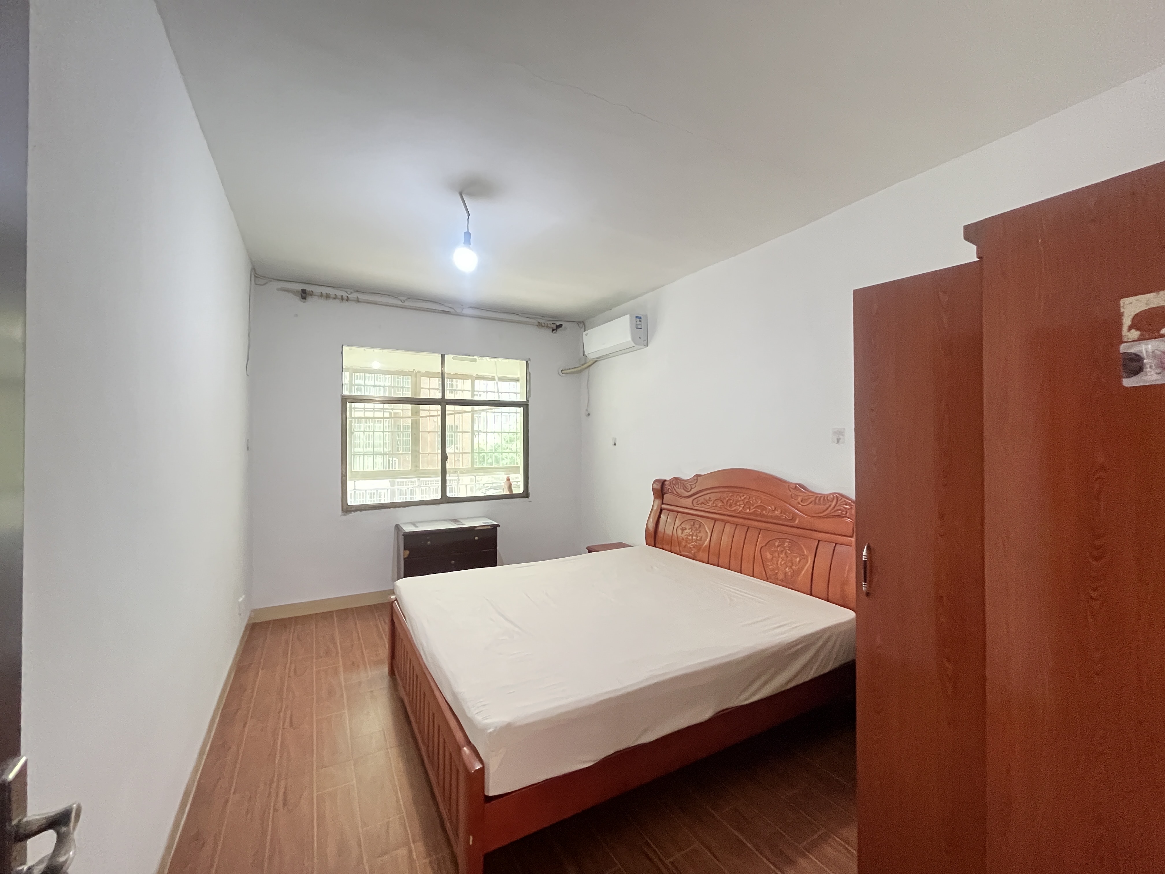 雅士林安置房 3室2厅2卫 1200.0元/月 雅士林安置房 3室2厅2卫 1200.0元/月户型图