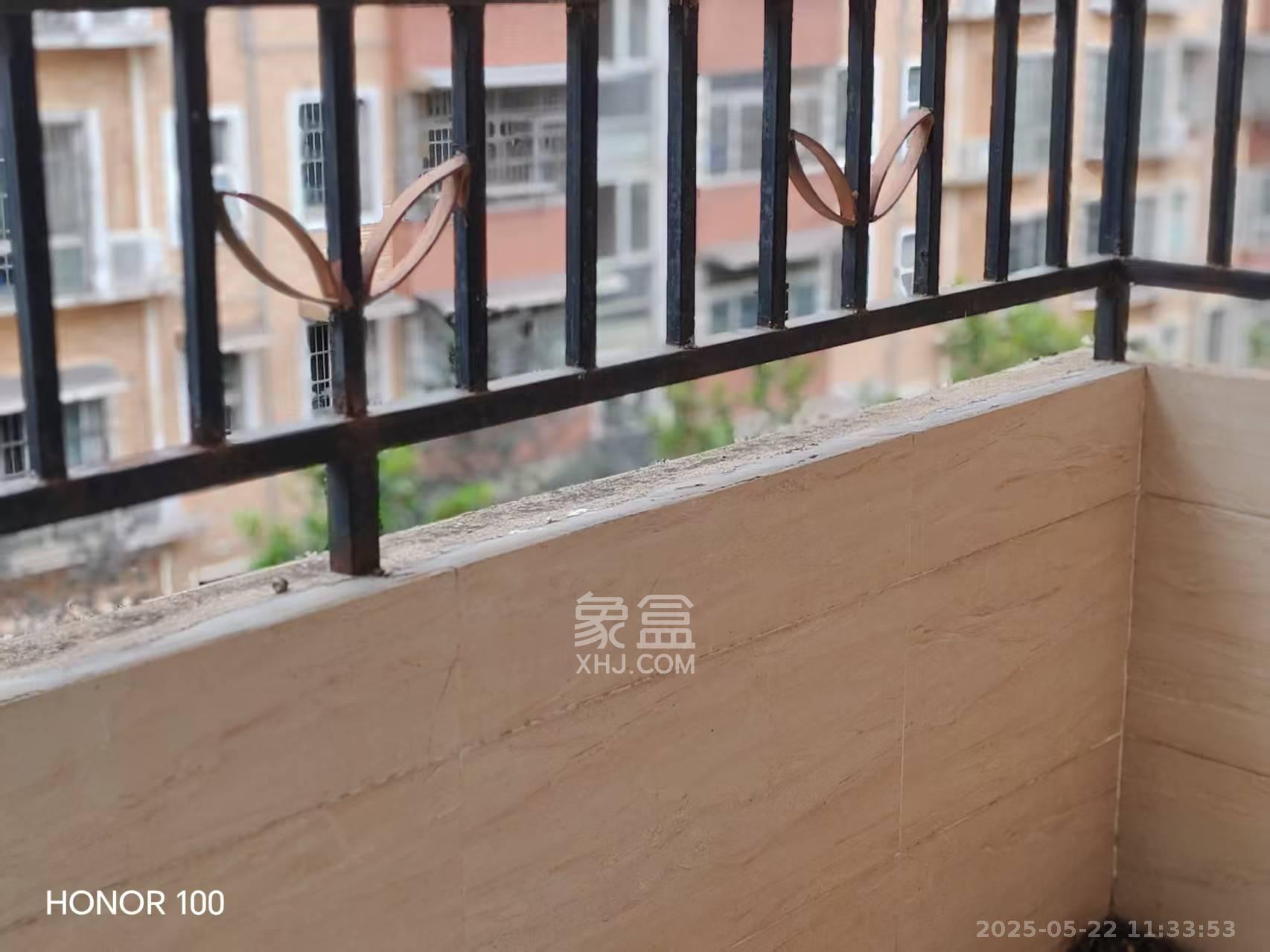 山水庭院  3室1厅1卫    1700.0元/月 山水庭院  3室1厅1卫    1700.0元/月室内图