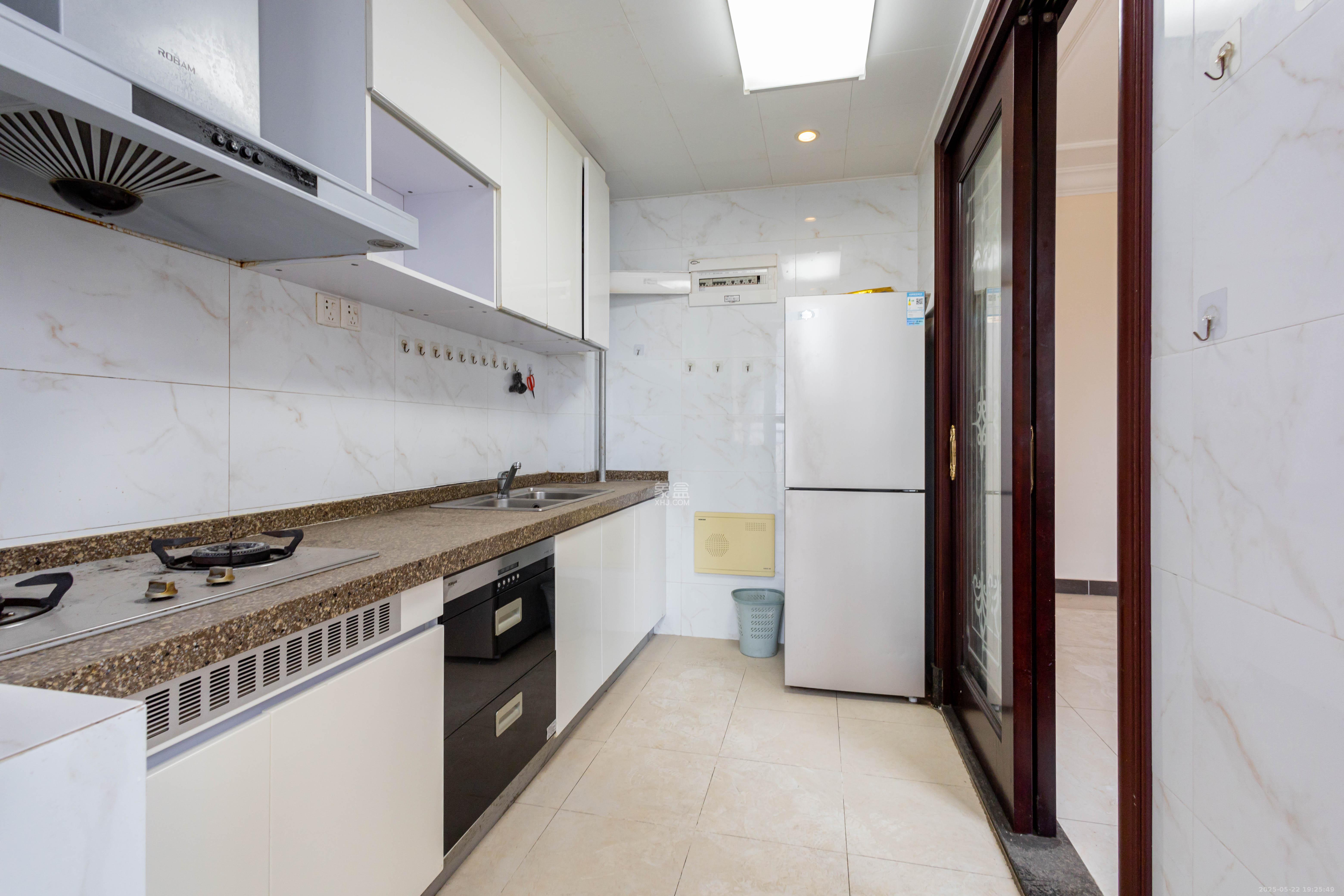 恒大江湾 3室2厅1卫 88.0万 恒大江湾 3室2厅1卫 88.0万厨房