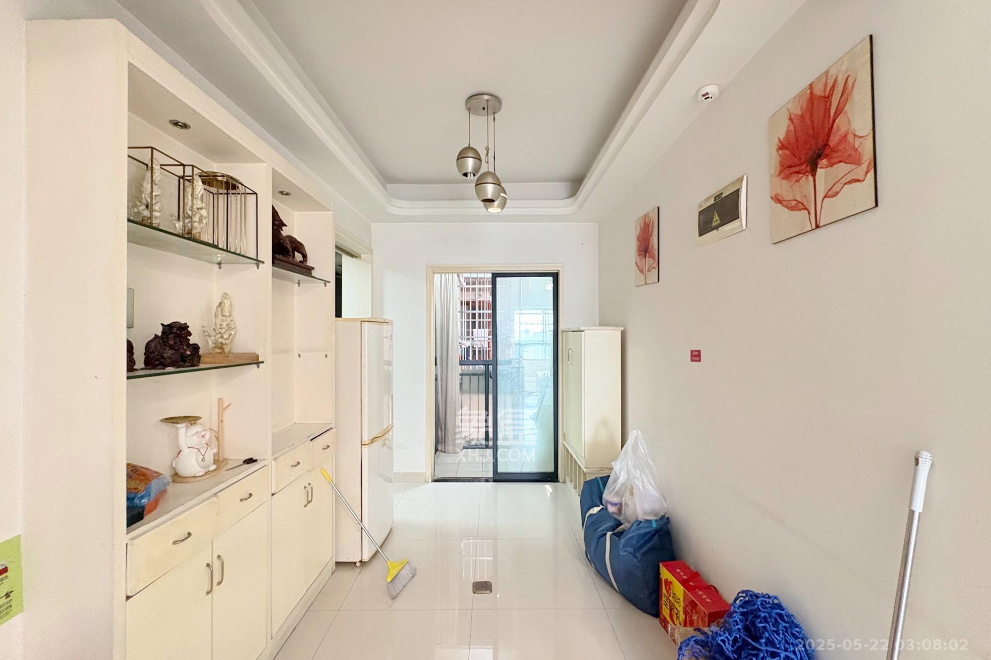 万象新天  3室2厅1卫    119.5万 万象新天  3室2厅1卫    119.5万客厅