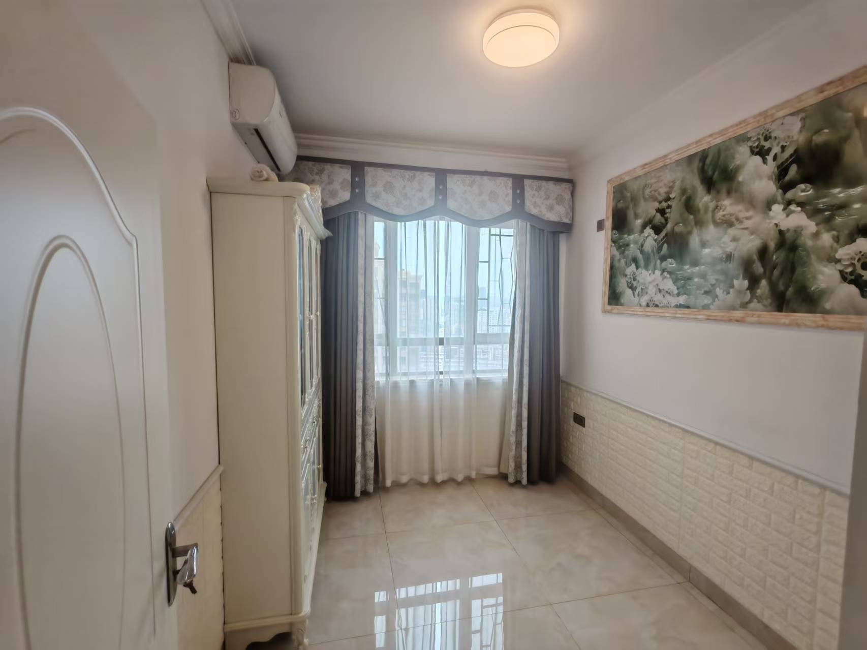 奥园广场 4室2厅2卫 82.8万 奥园广场 4室2厅2卫 82.8万室内图