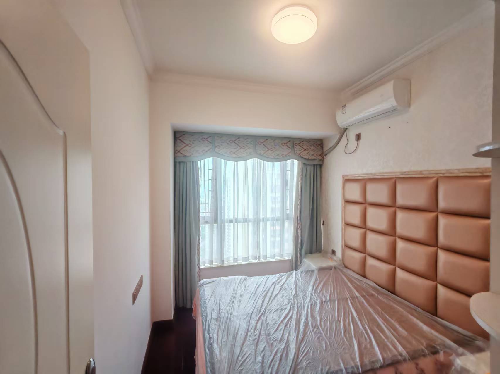 奥园广场 4室2厅2卫 82.8万 奥园广场 4室2厅2卫 82.8万室内图