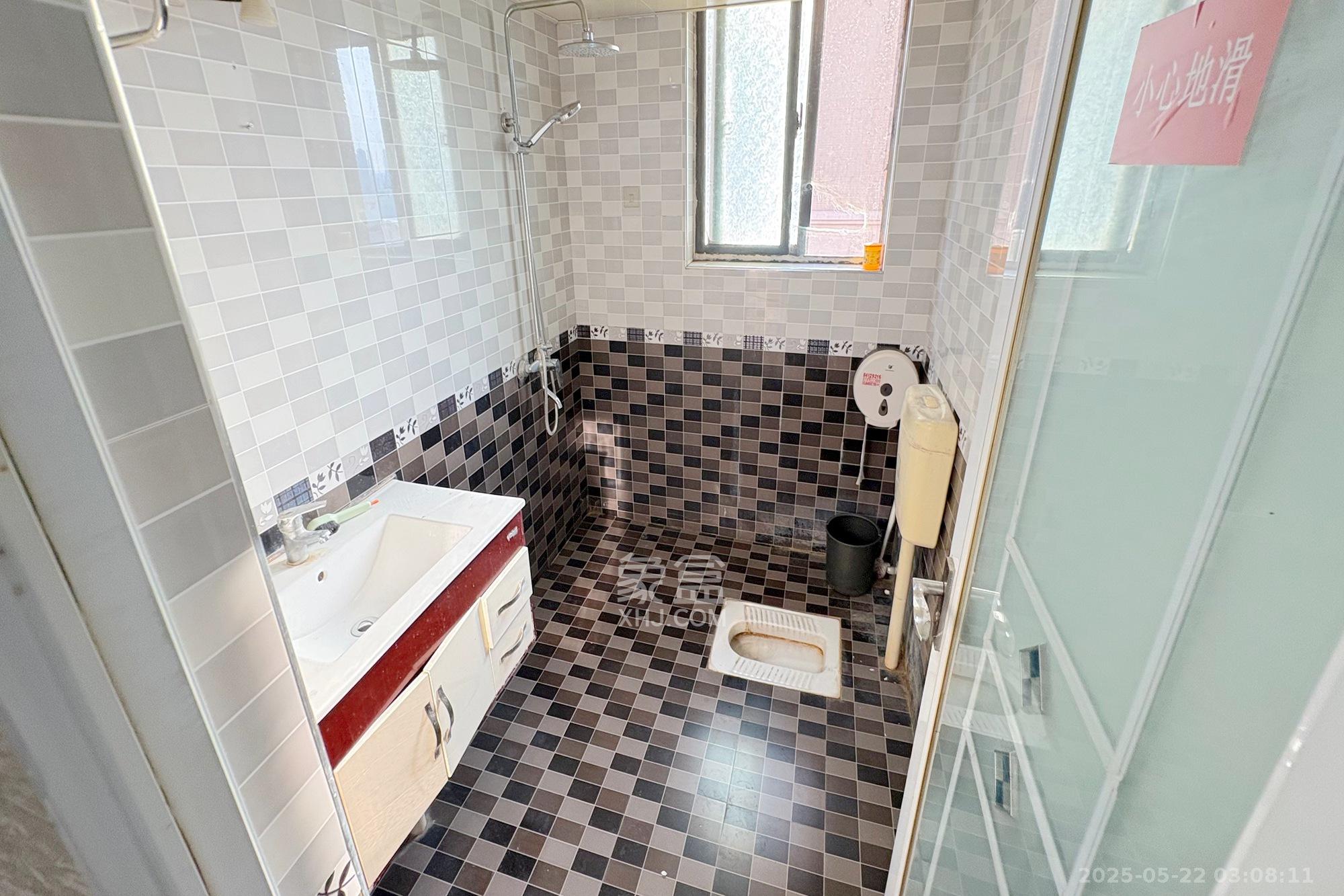 万象新天  3室2厅1卫    119.5万 万象新天  3室2厅1卫    119.5万卫生间