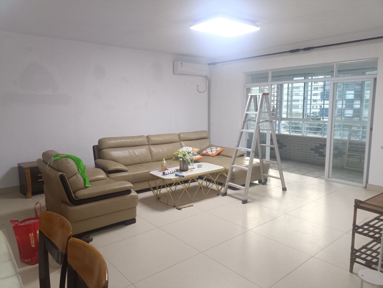 景瑞花园  4室2厅2卫    3900.0元/月室内图