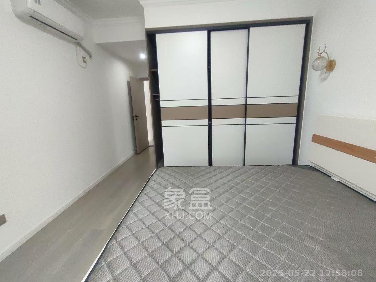 绿地之窗  4室2厅2卫   3500.00元/月室内图
