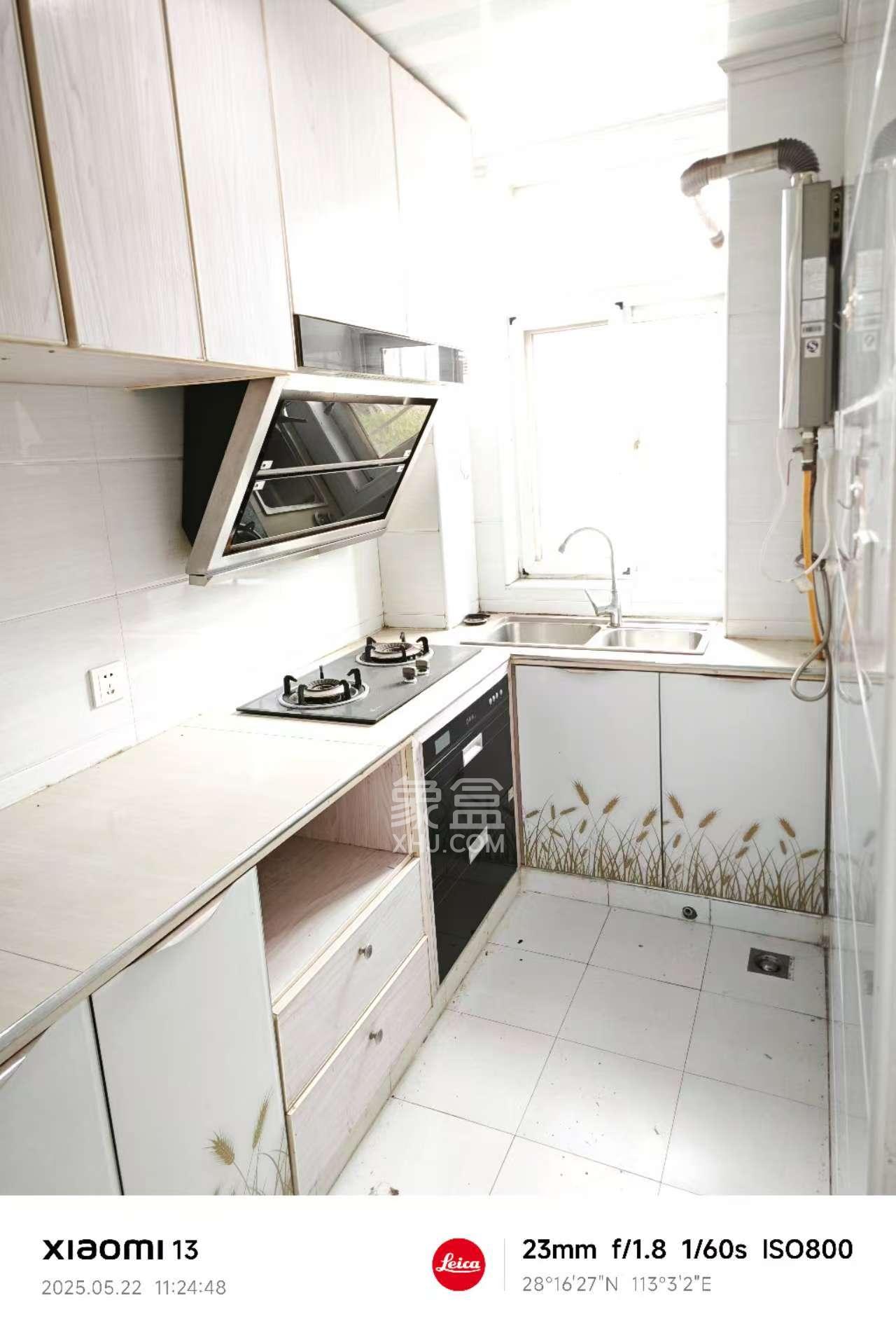 山水湾 2室2厅1卫 1600.0元/月 山水湾 2室2厅1卫 1600.0元/月室内图