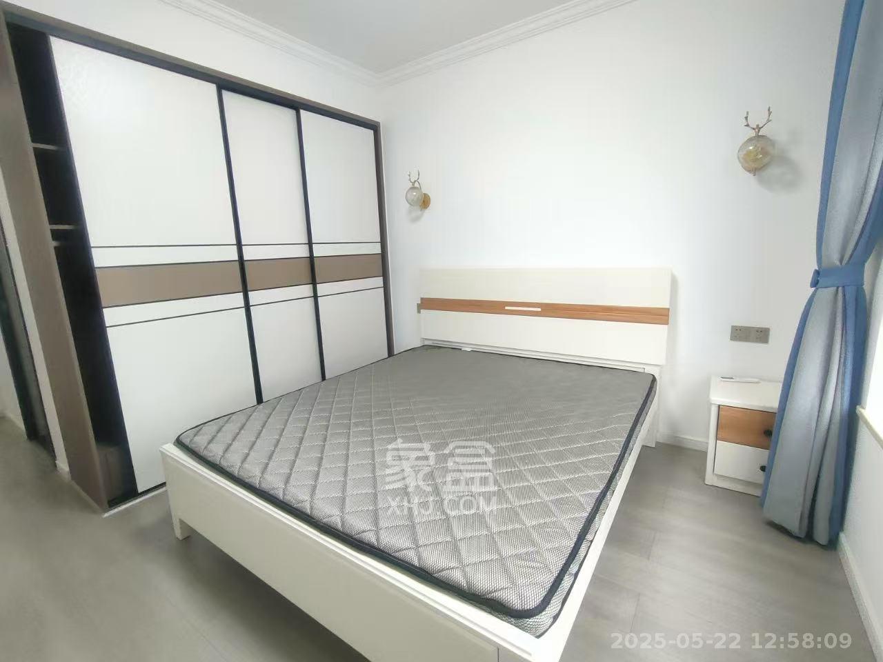 绿地之窗  4室2厅2卫   3500.00元/月室内图