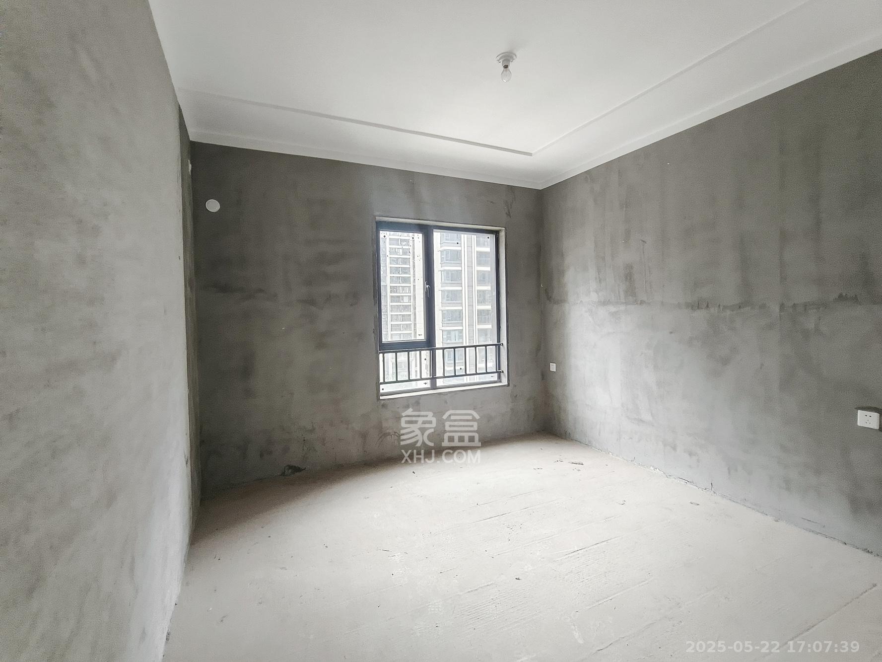 荣盛城 4室2厅1卫 86.0万 荣盛城 4室2厅1卫 86.0万卧室