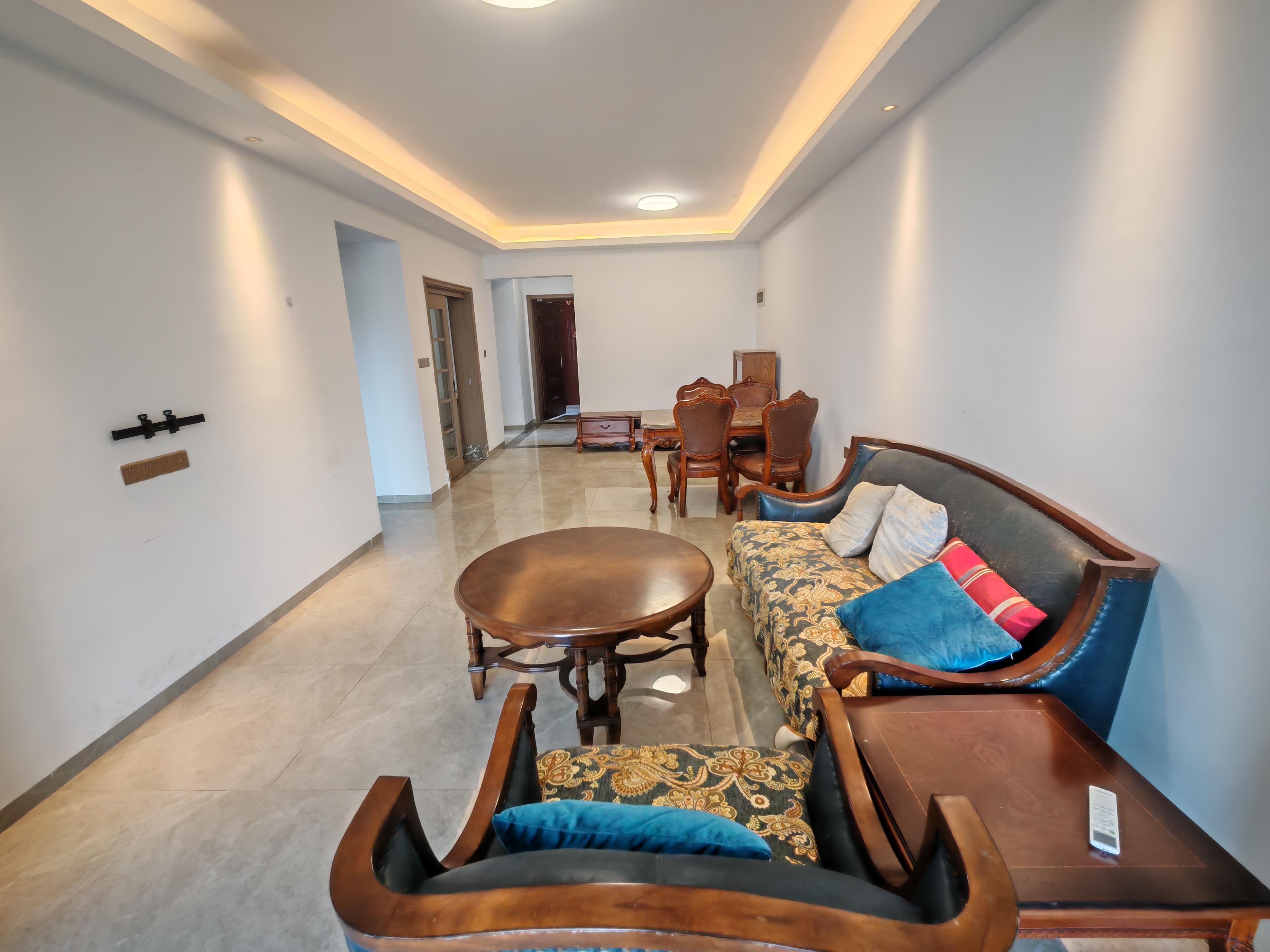 金岛国际 3室2厅2卫 3000.0元/月 金岛国际 3室2厅2卫 3000.0元/月室内图