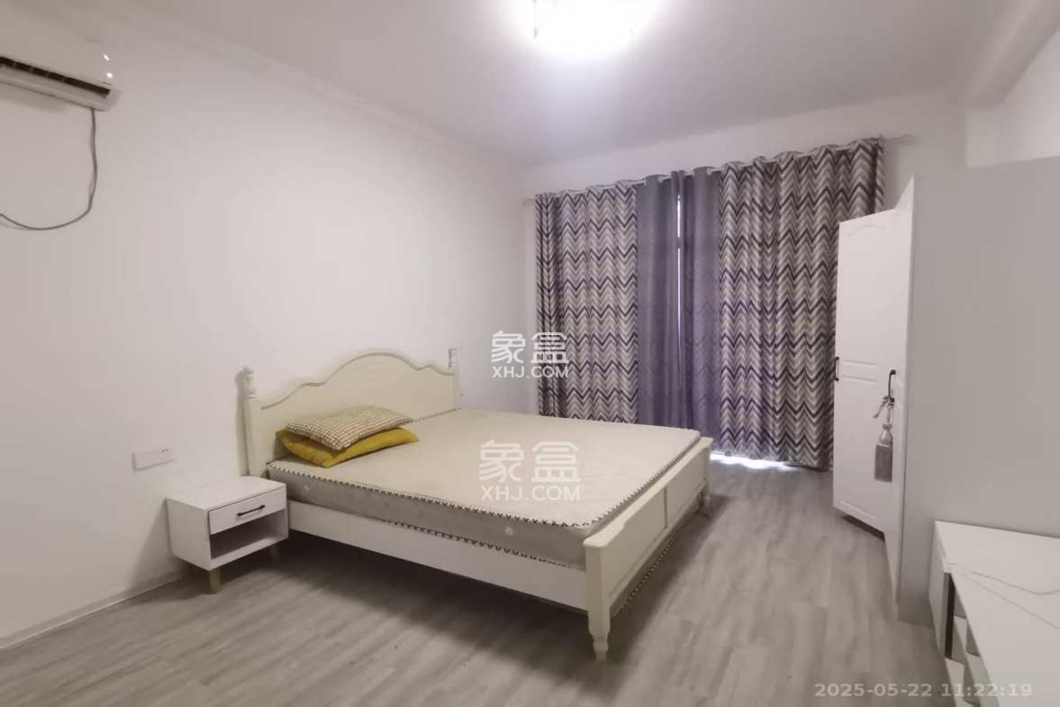 绿地海外滩一期 3室2厅2卫 2300.0元/月 绿地海外滩一期 3室2厅2卫 2300.0元/月室内图