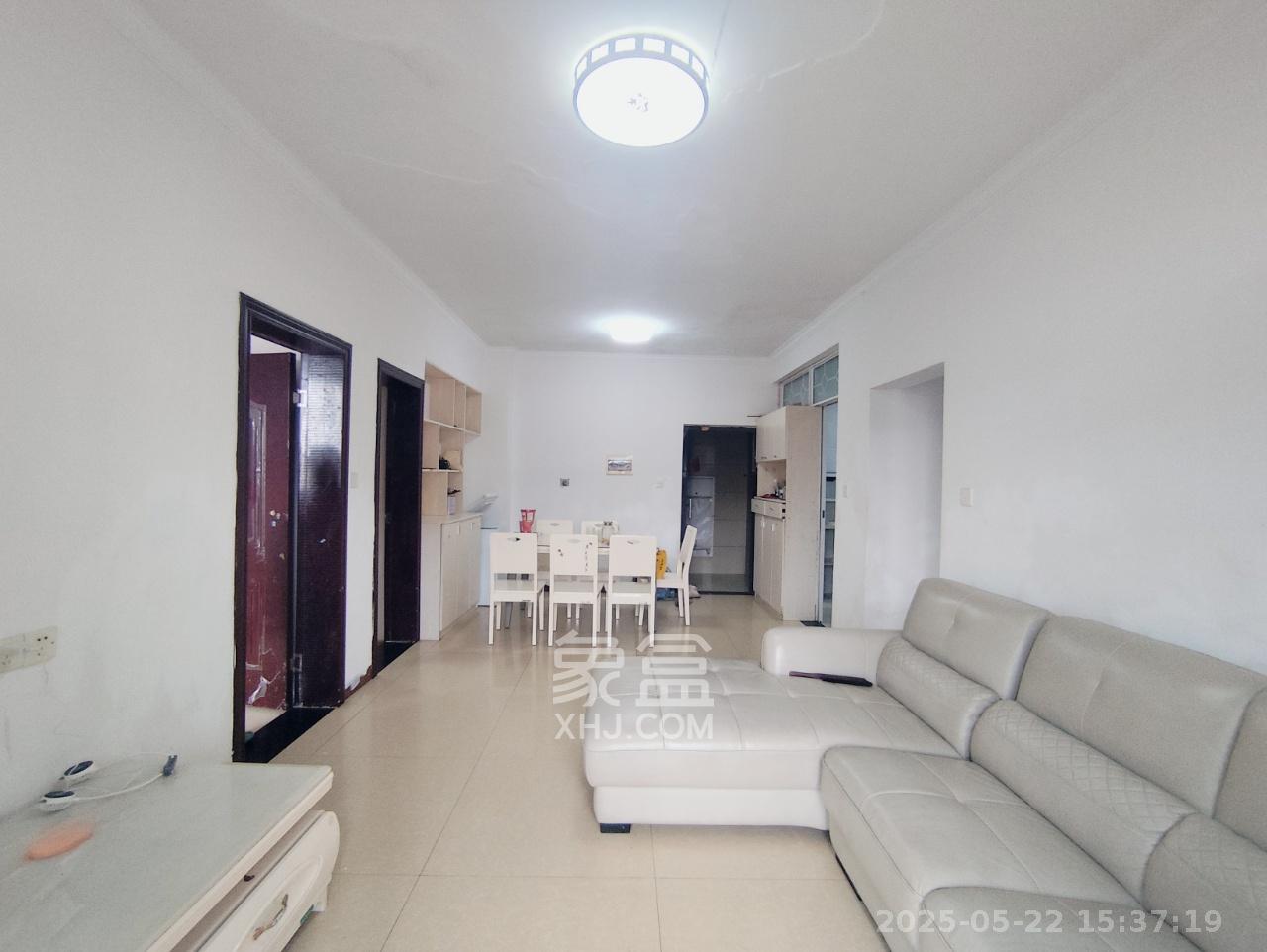 三景华御  3室2厅1卫   1600.00元/月室内图