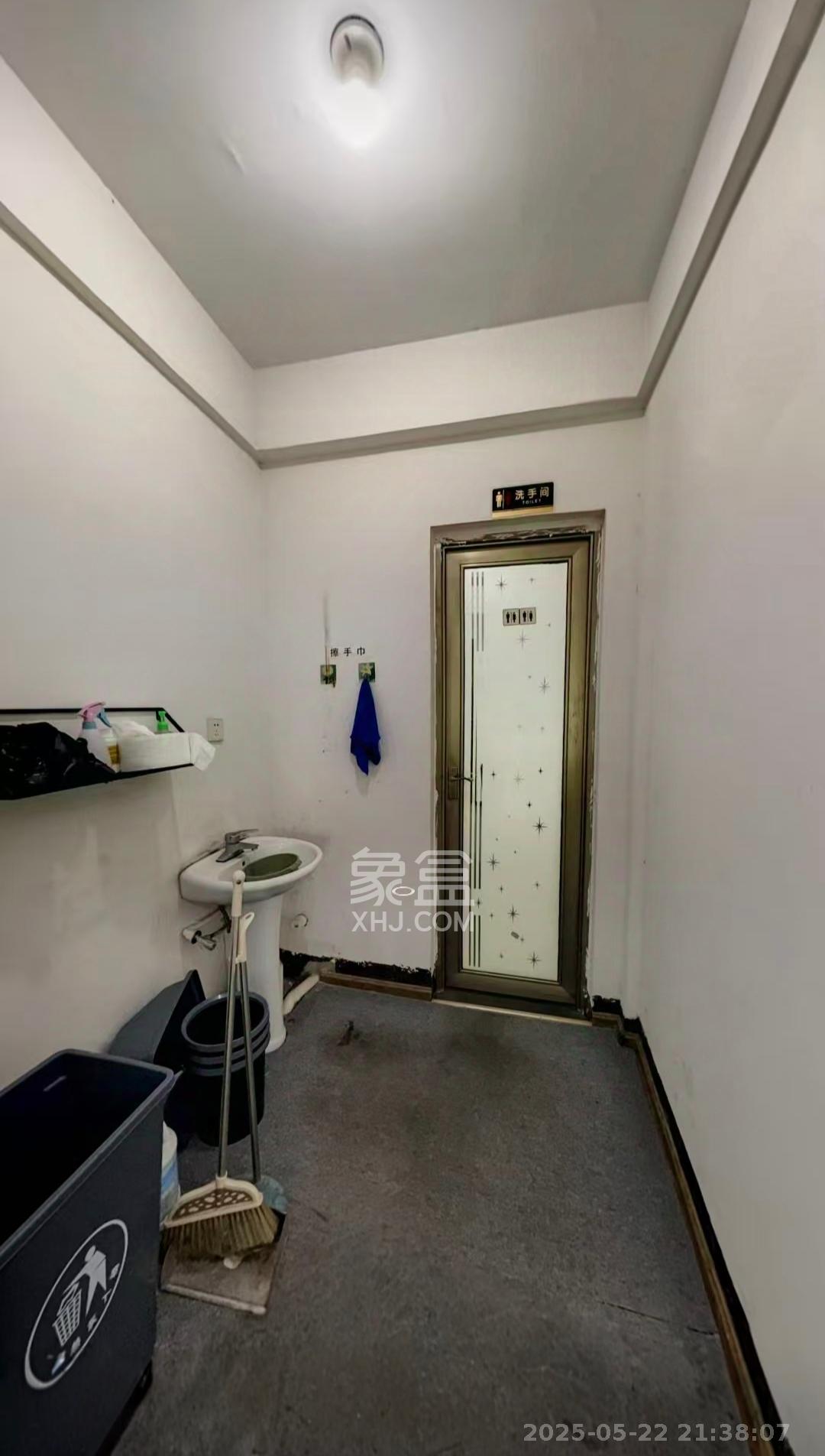 钰龙天下一期  4室2厅2卫   4200.00元/月室内图