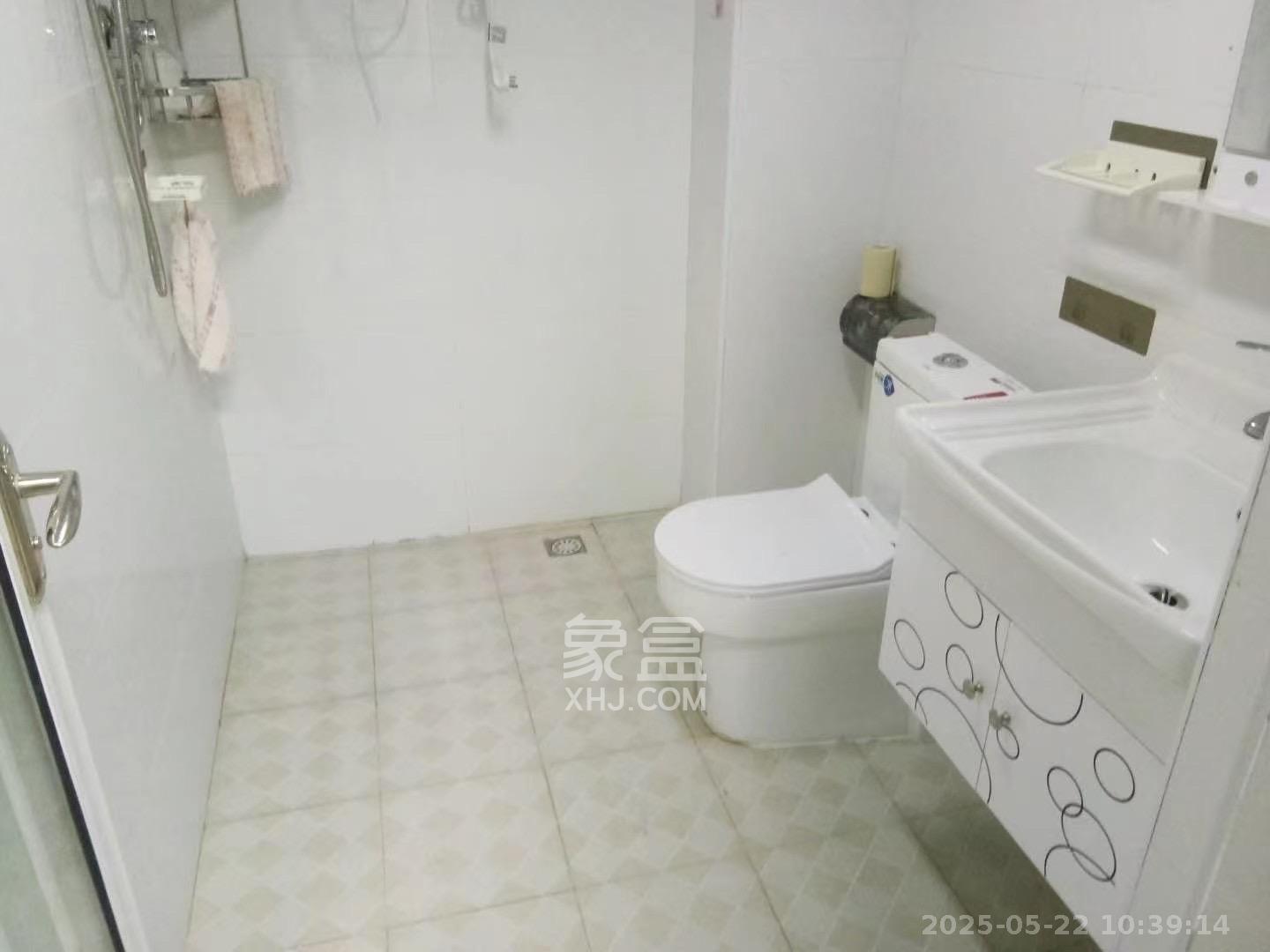 中交里城  1室1厅1卫   1600.00元/月室内图