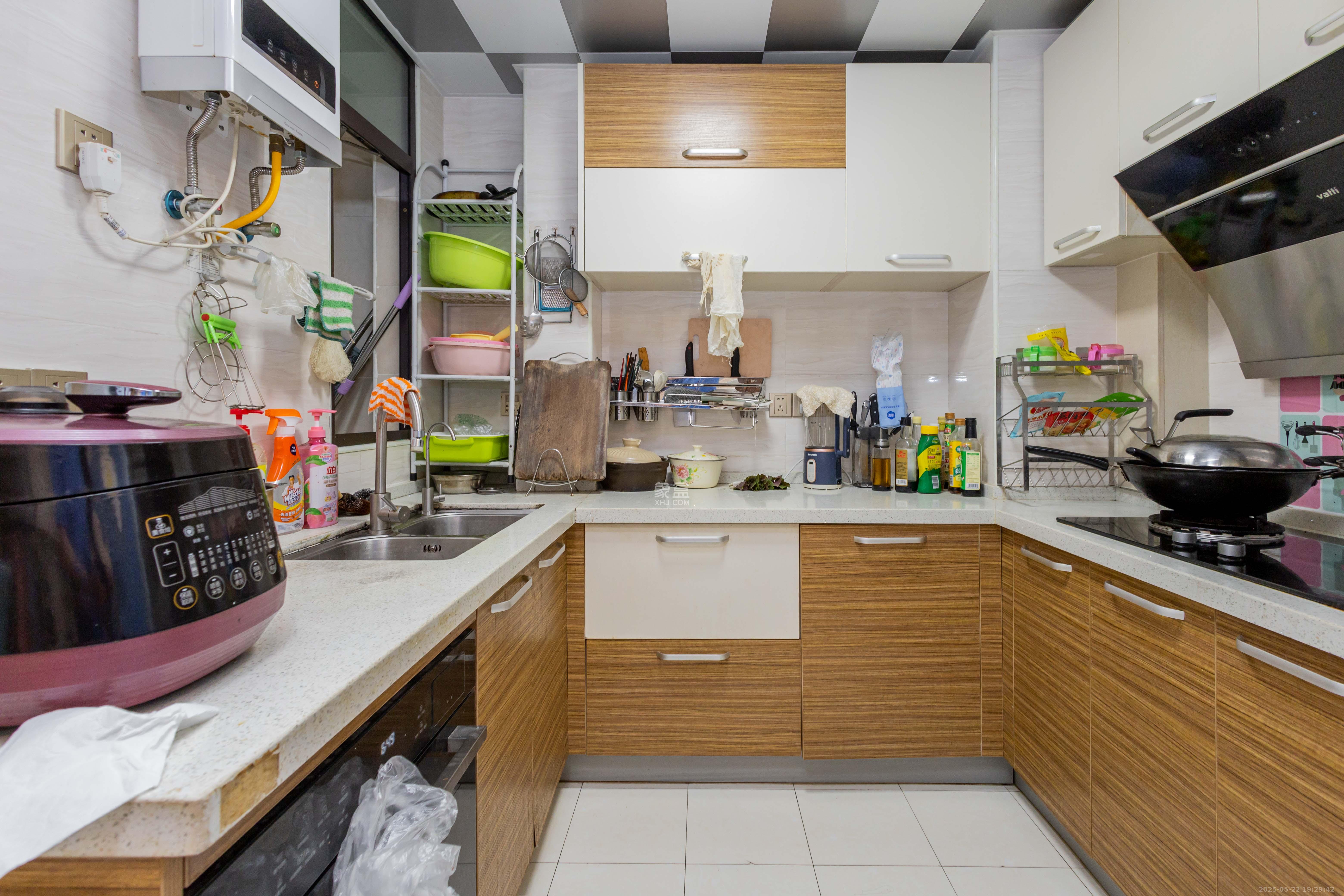 旭辉华庭 3室2厅1卫 58.8万 旭辉华庭 3室2厅1卫 58.8万厨房