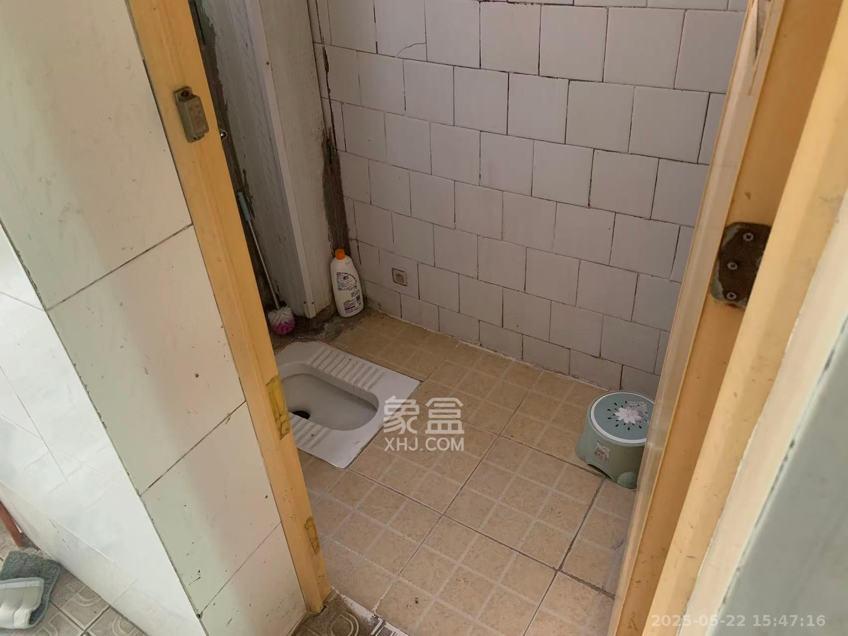 望岳村 2室1厅1卫 1200.0元/月 望岳村 2室1厅1卫 1200.0元/月室内图