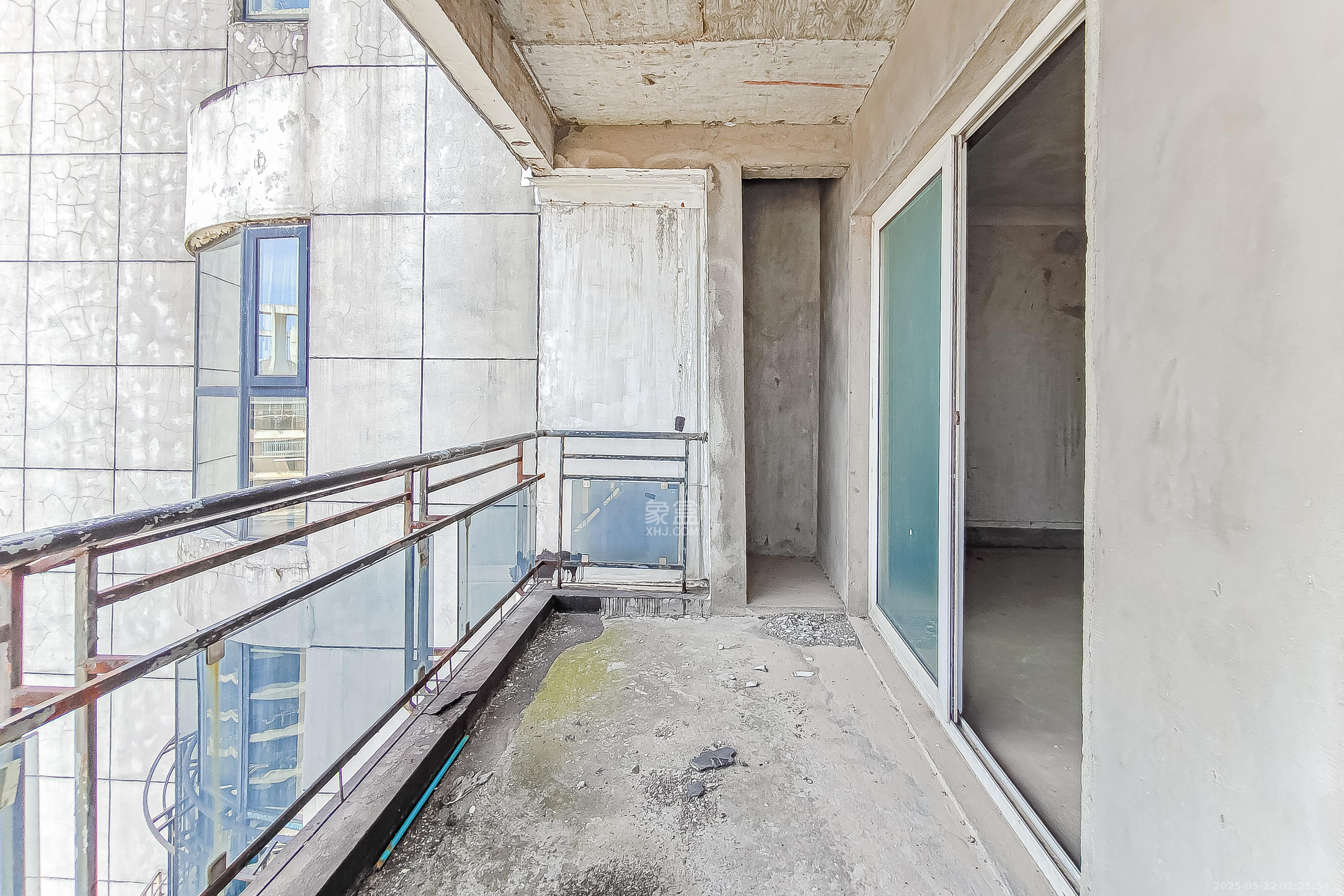 三重星都心  4室2厅2卫    165.0万 三重星都心  4室2厅2卫    165.0万阳台