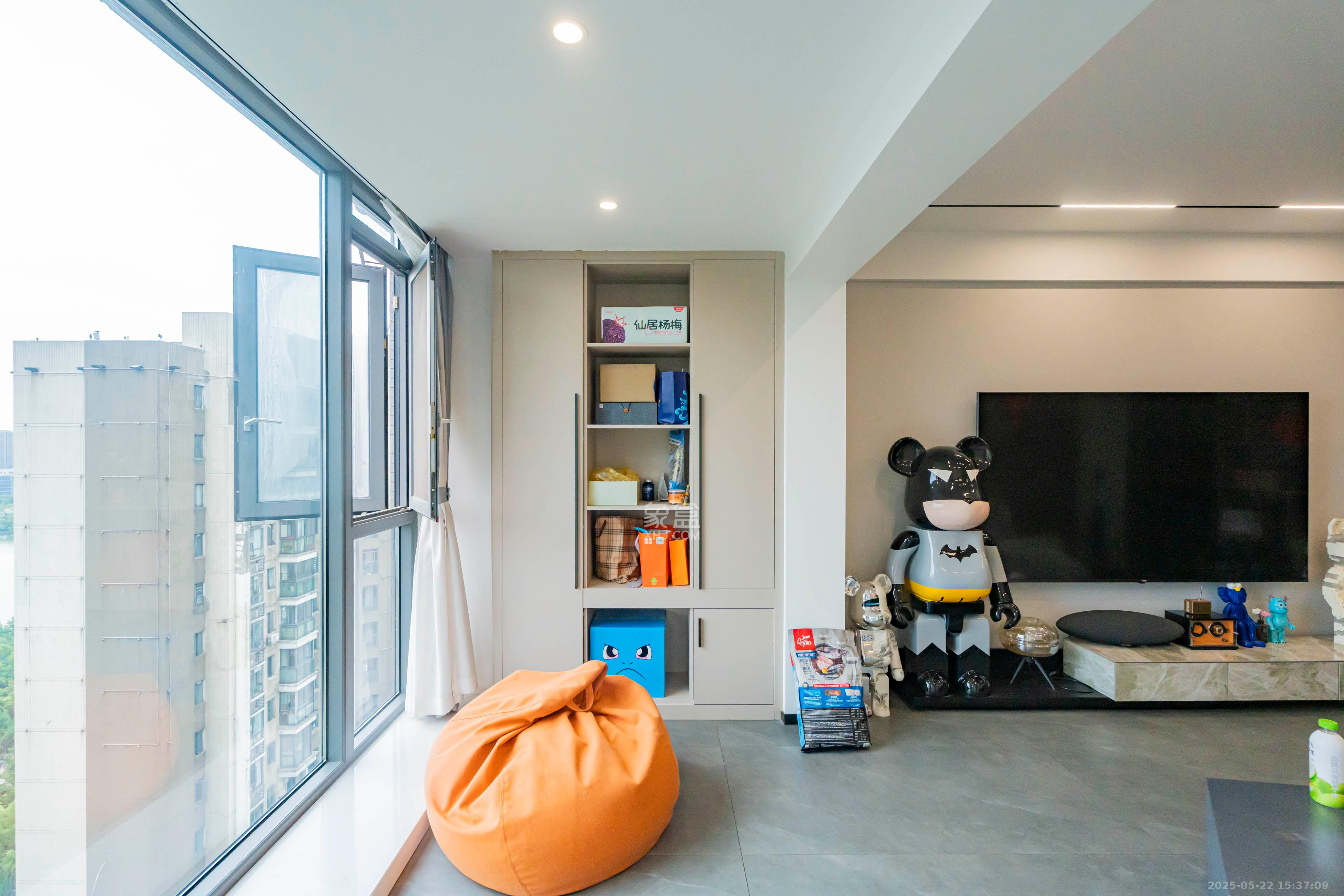 藏珑湖上国际花园  3室2厅1卫    208.0万 藏珑湖上国际花园  3室2厅1卫    208.0万阳台