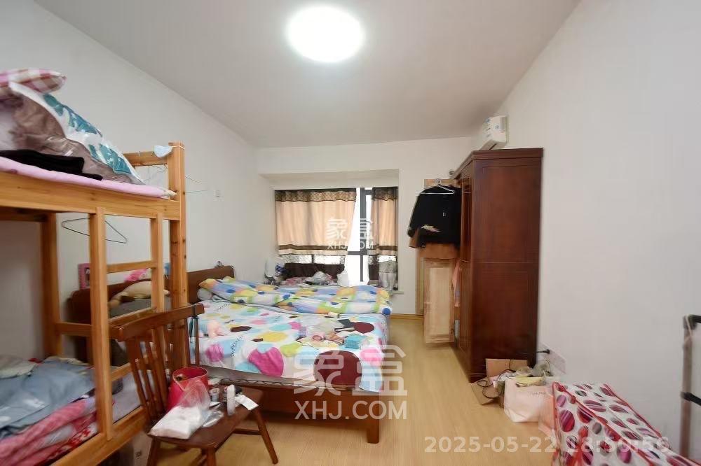 三万英尺  3室2厅2卫   4400.00元/月室内图