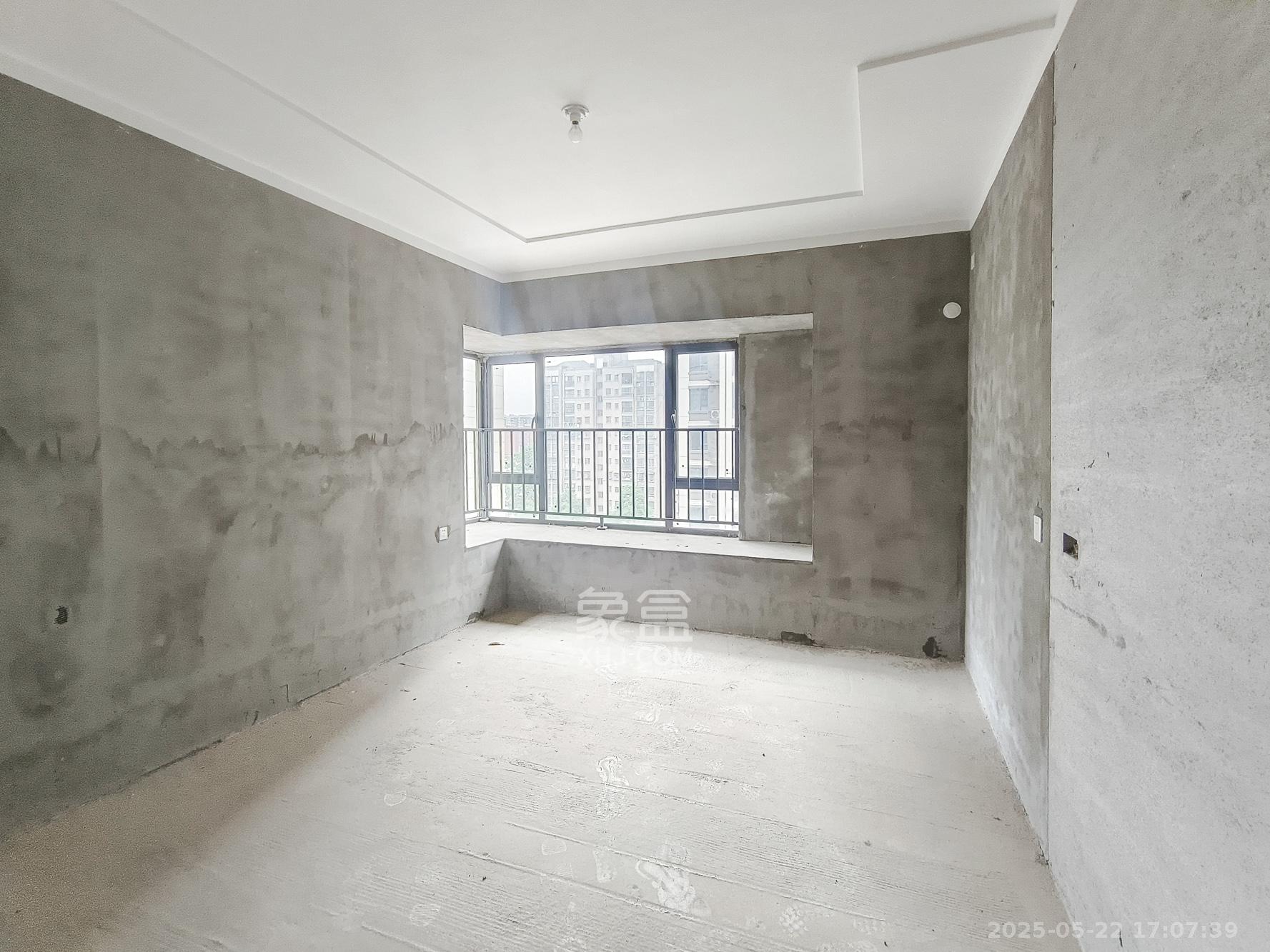 荣盛城 4室2厅1卫 86.0万 荣盛城 4室2厅1卫 86.0万卧室