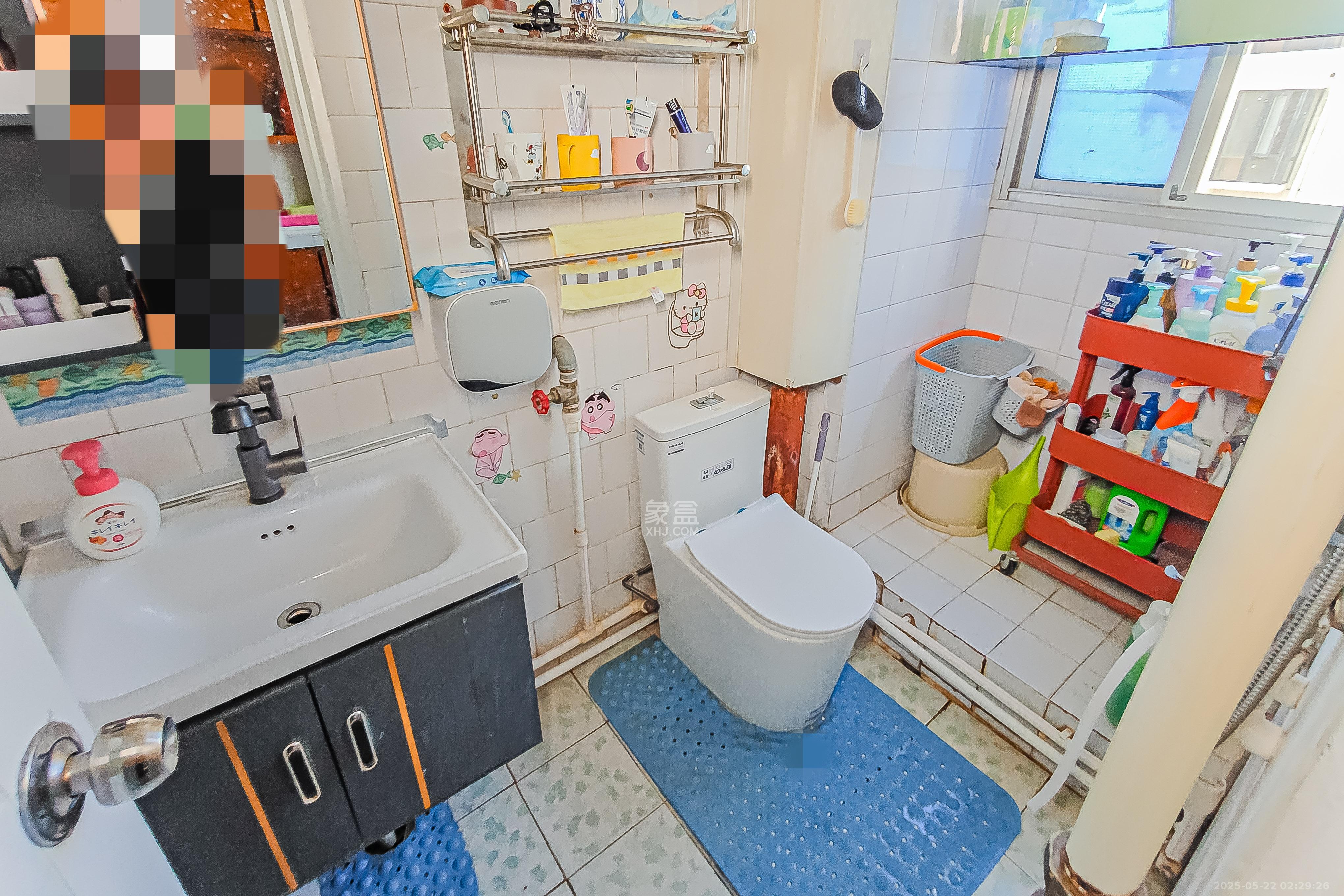 湖南石油化学工业局小区（侯家塘化工厅）  3室2厅1卫   102.00万卫生间