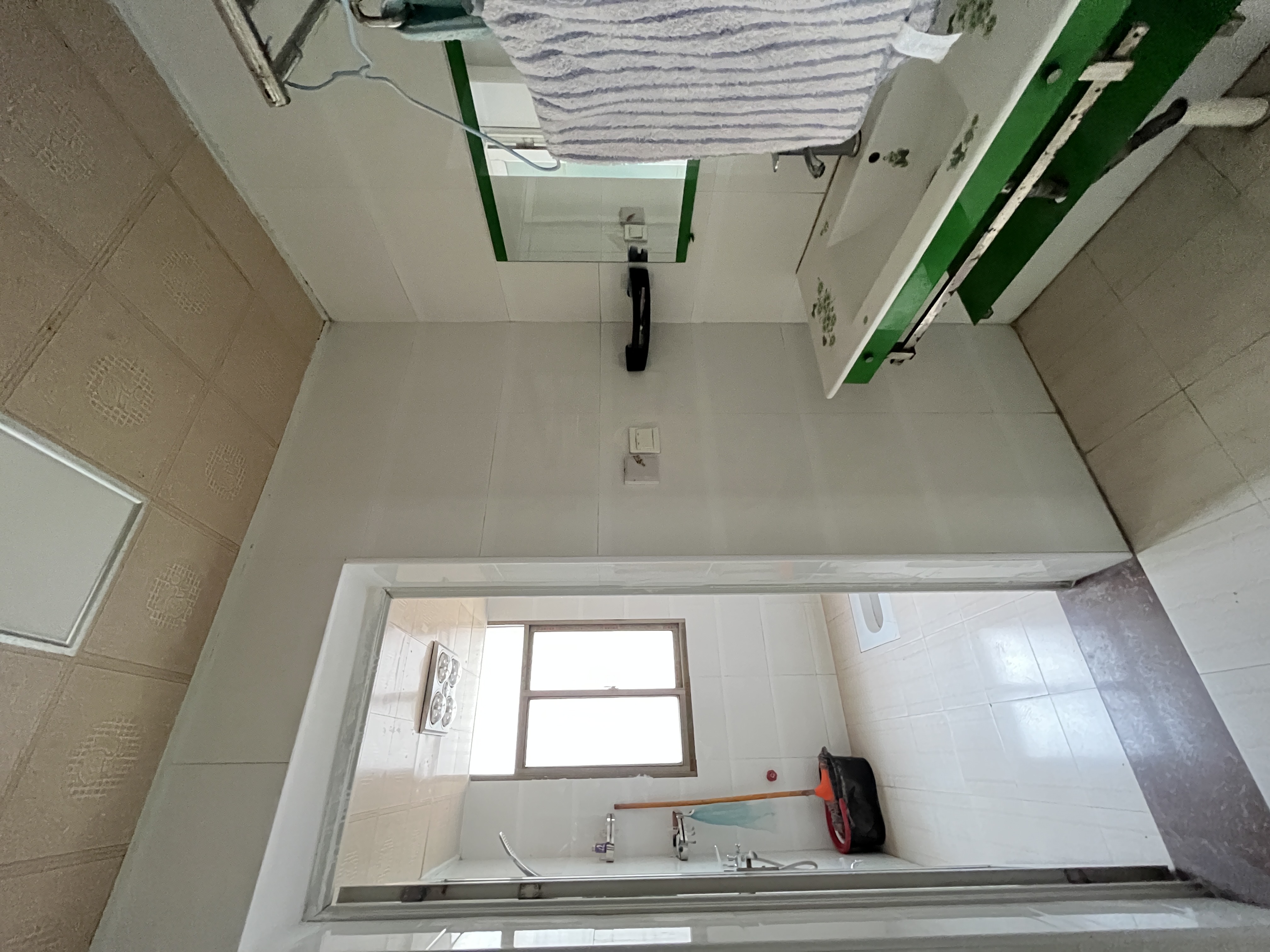 雅士林安置房 3室2厅2卫 1200.0元/月 雅士林安置房 3室2厅2卫 1200.0元/月户型图