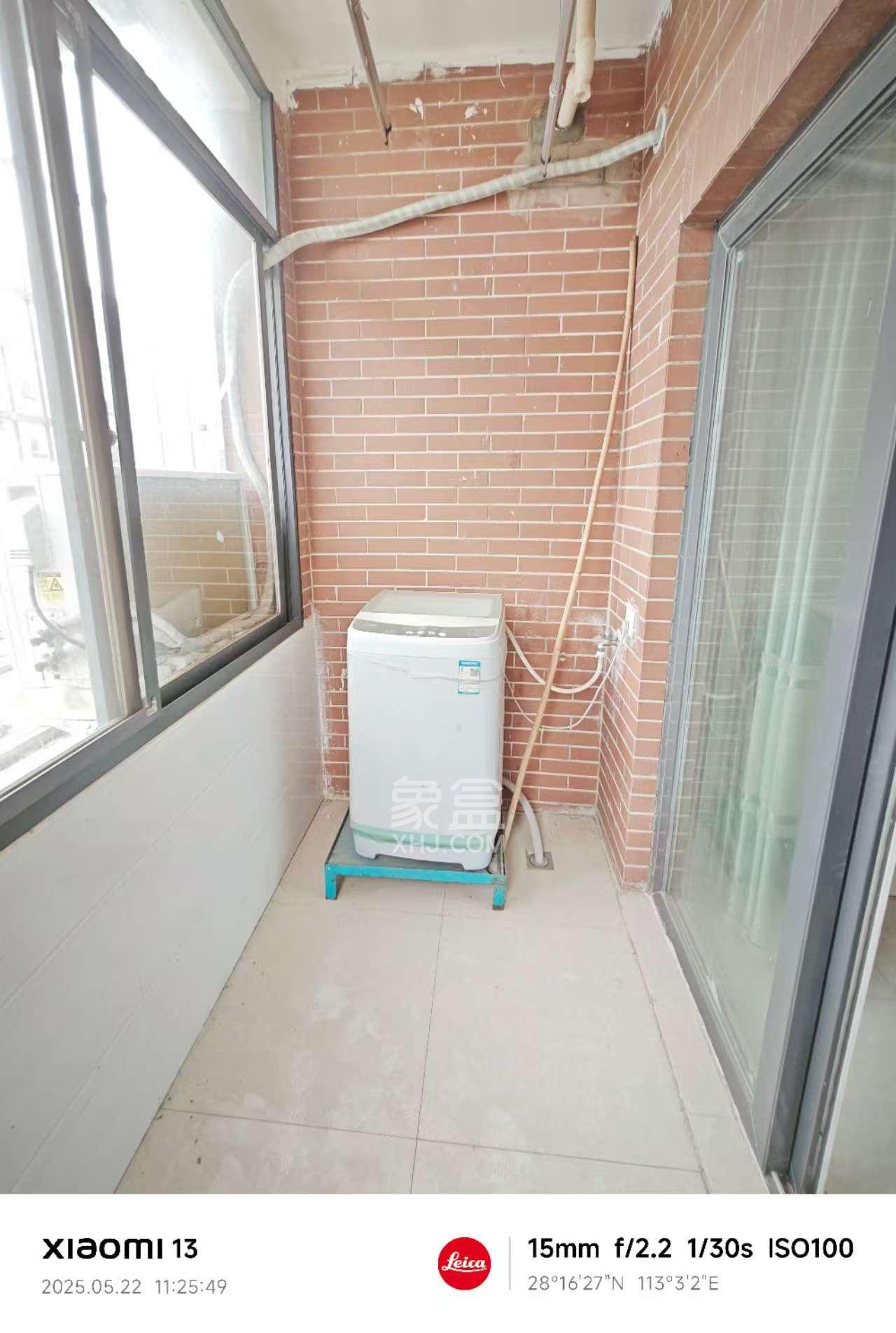 山水湾 2室2厅1卫 1600.0元/月 山水湾 2室2厅1卫 1600.0元/月室内图