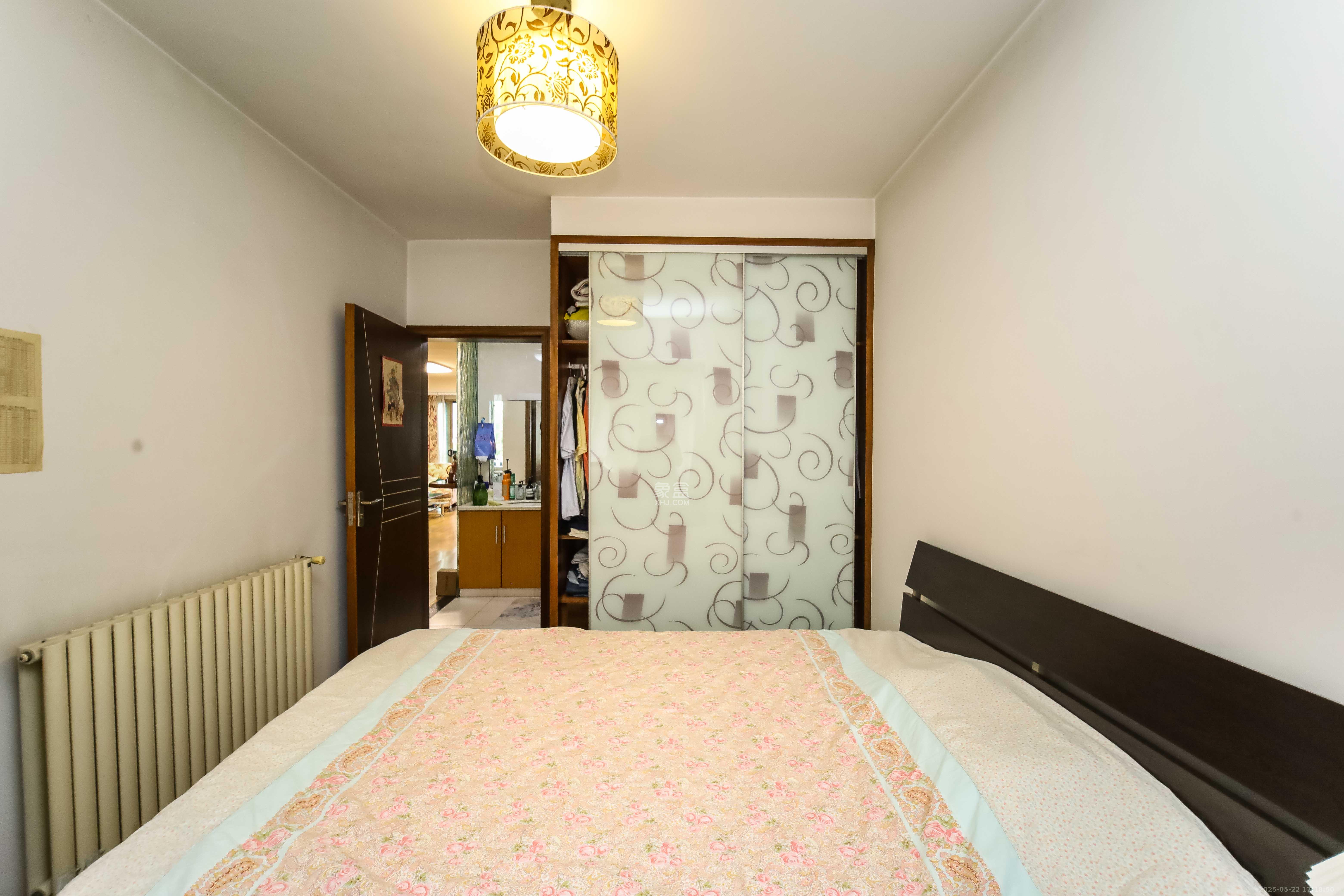 东方新城 3室1厅2卫 85.0万 东方新城 3室1厅2卫 85.0万卧室