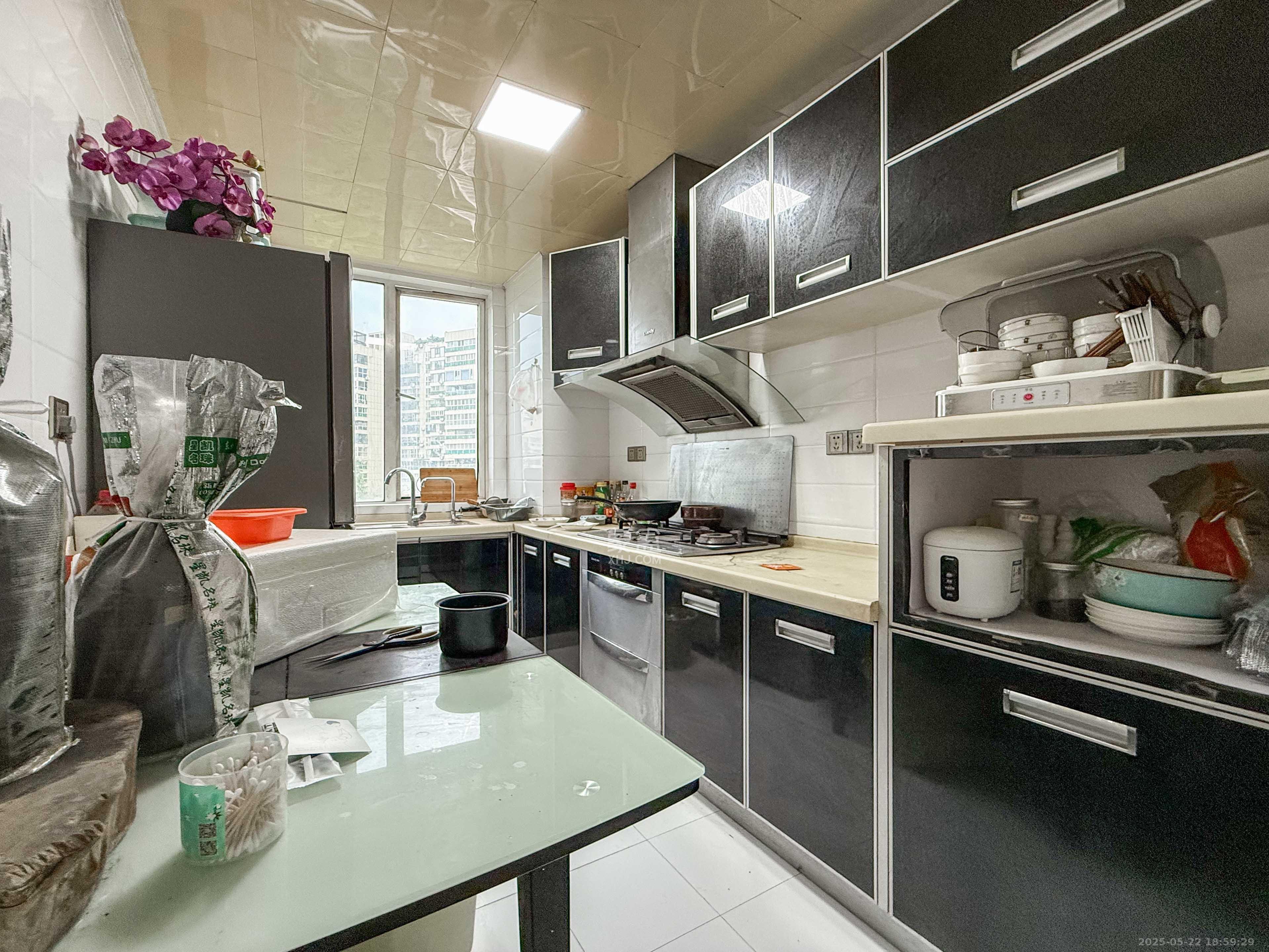 湘麓国际 4室2厅2卫 130.0万 湘麓国际 4室2厅2卫 130.0万厨房